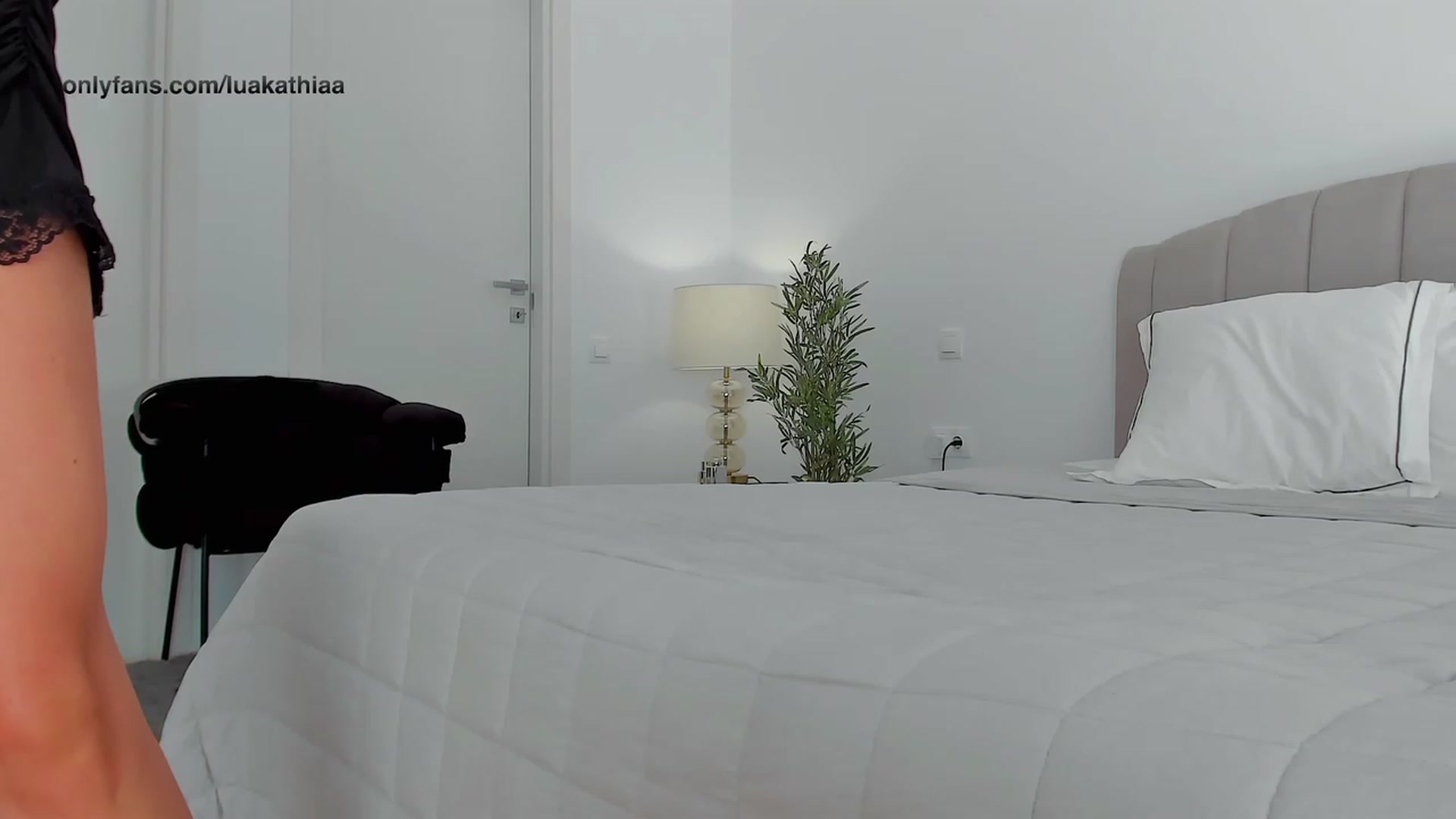 Gallery image thumbnail from L_U_A_'s myfreecams stream on, 09/04/2023, 13:42 image 10 of 20