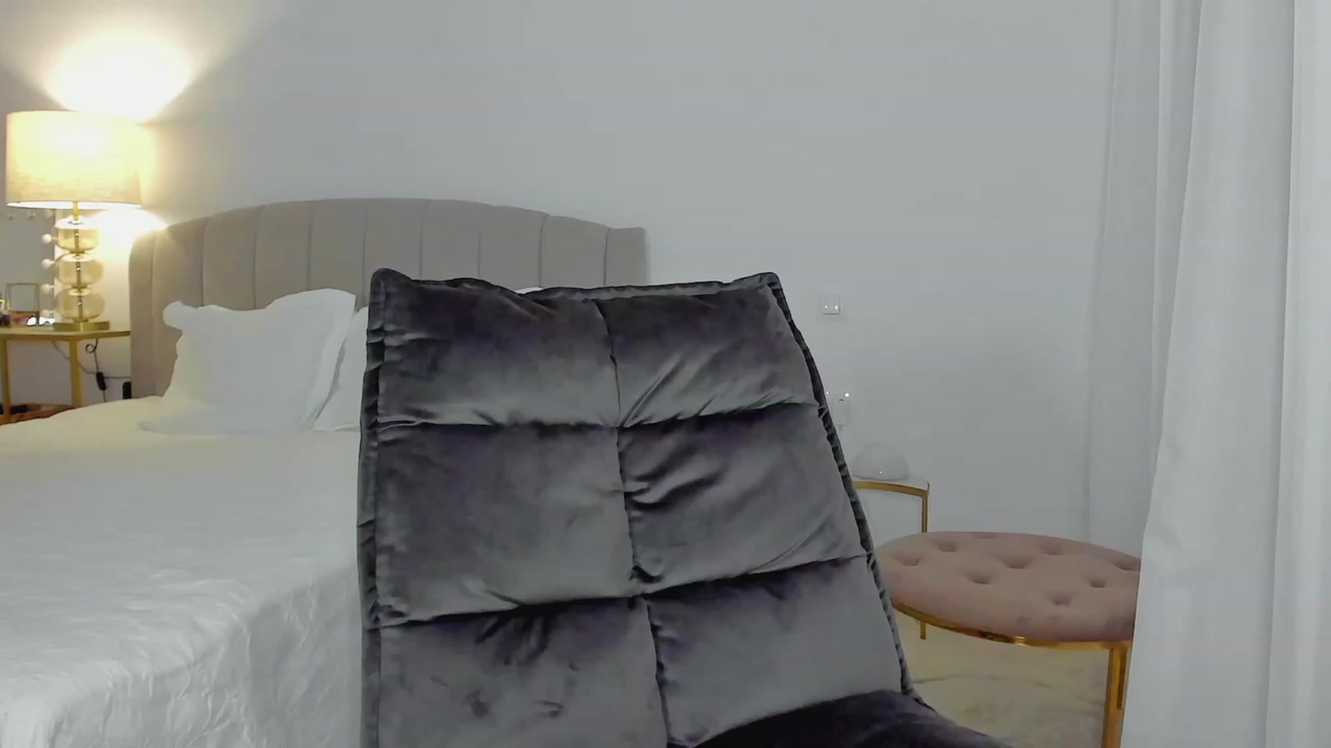 Gallery image thumbnail from L_U_A_'s myfreecams stream on, 10/03/2023, 15:35 image 13 of 20