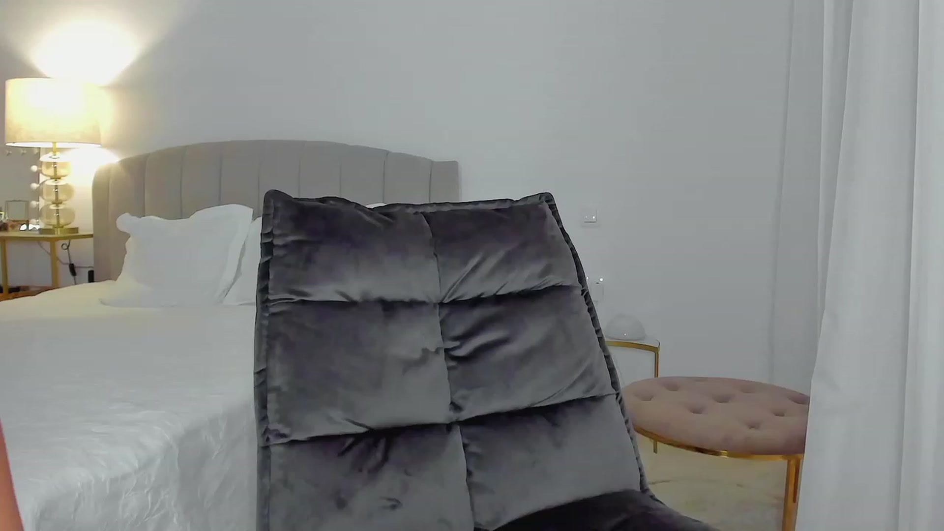 Gallery image thumbnail from L_U_A_'s myfreecams stream on, 10/03/2023, 15:35 image 12 of 20
