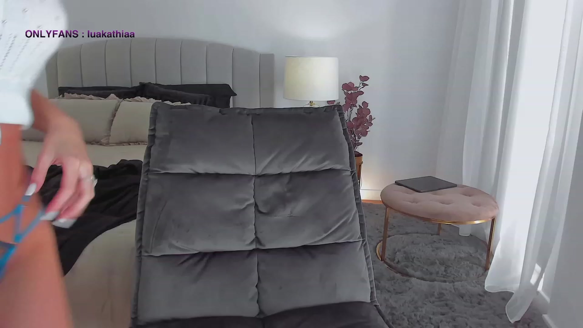Gallery image thumbnail from L_U_A_'s myfreecams stream on, 10/11/2023, 12:37 image 11 of 20