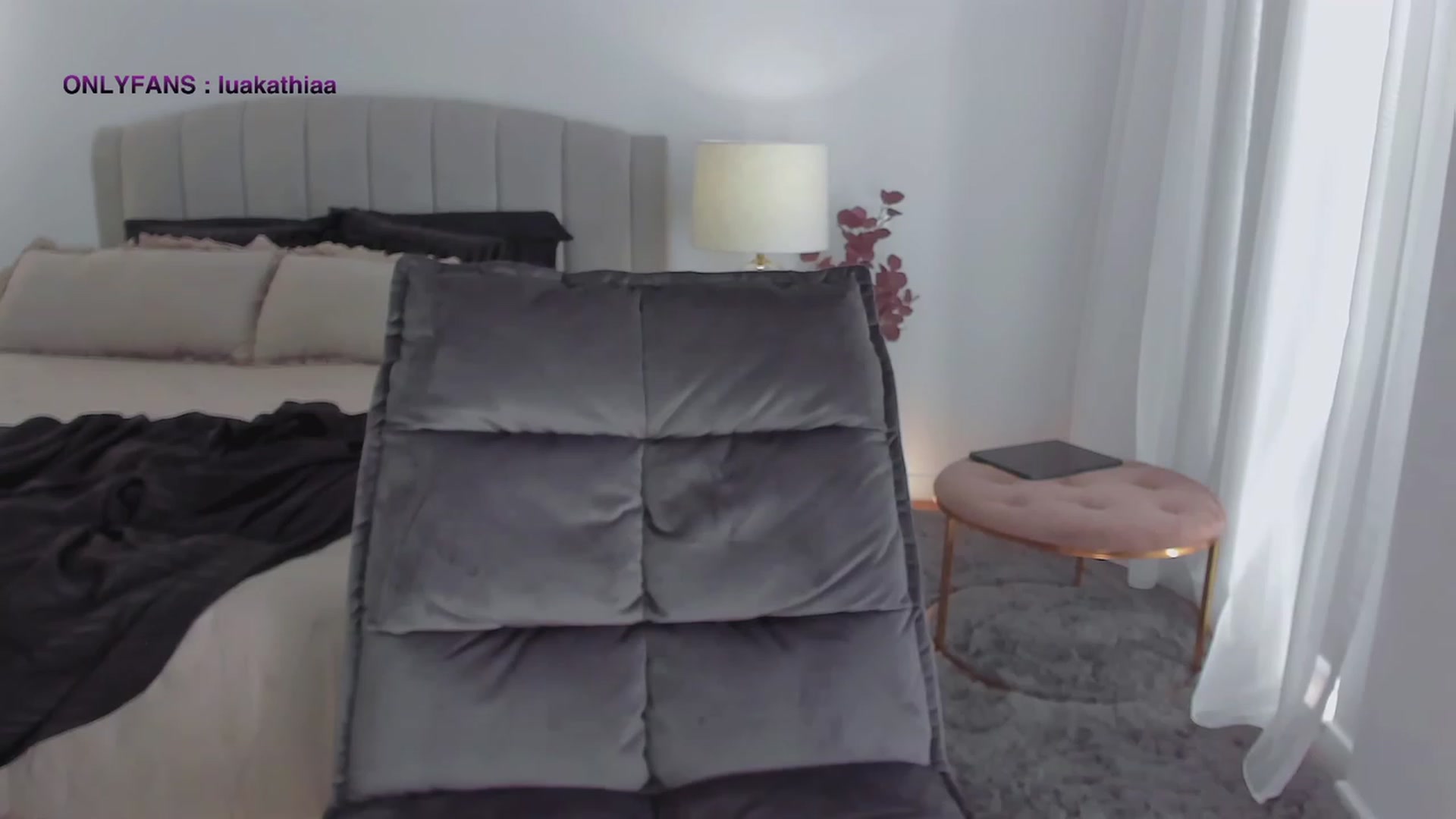 Gallery image thumbnail from L_U_A_'s myfreecams stream on, 10/11/2023, 12:37 image 9 of 20