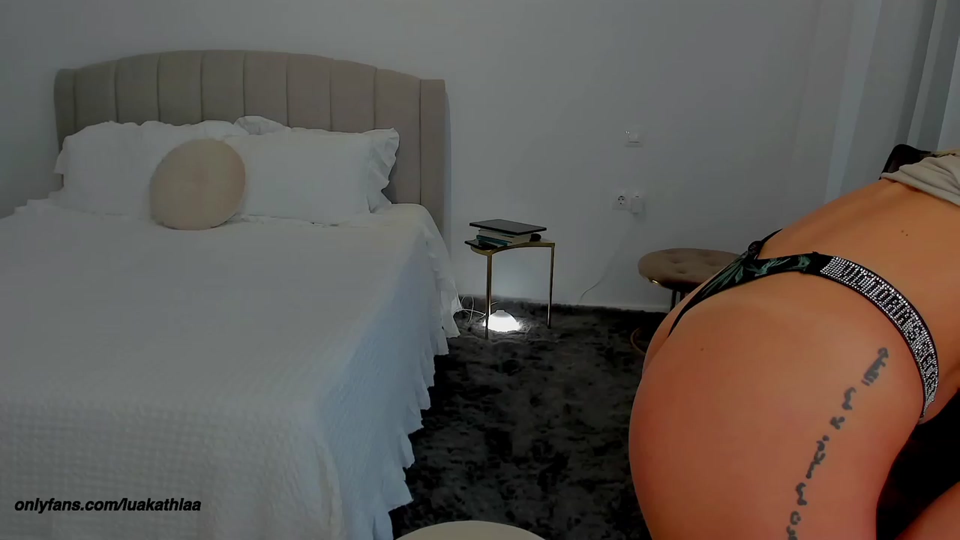 Gallery image thumbnail from L_U_A_'s myfreecams stream on, 10/24/2023, 08:41 image 17 of 20