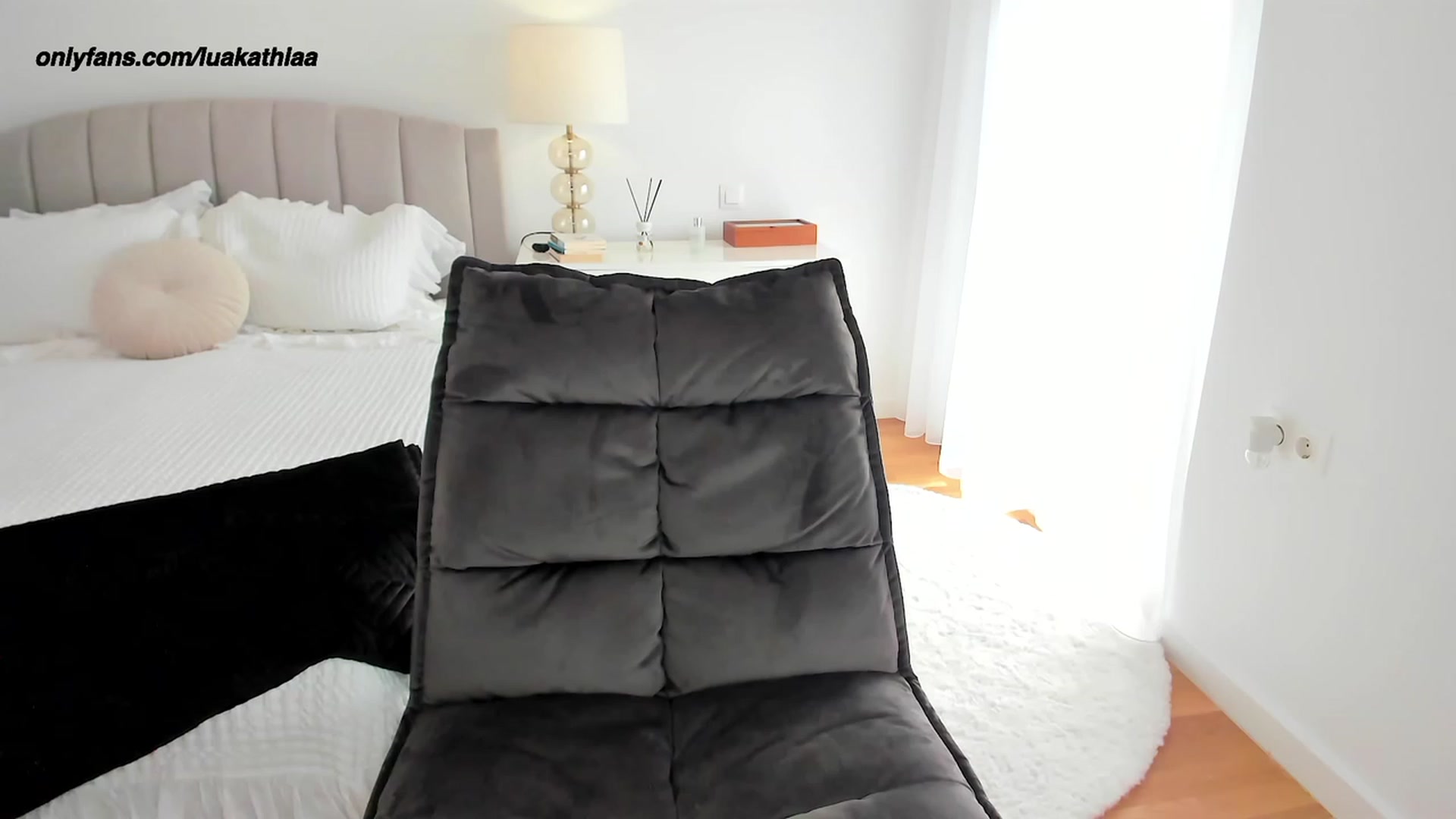 Gallery image thumbnail from L_U_A_'s myfreecams stream on, 11/02/2023, 13:15 image 10 of 20