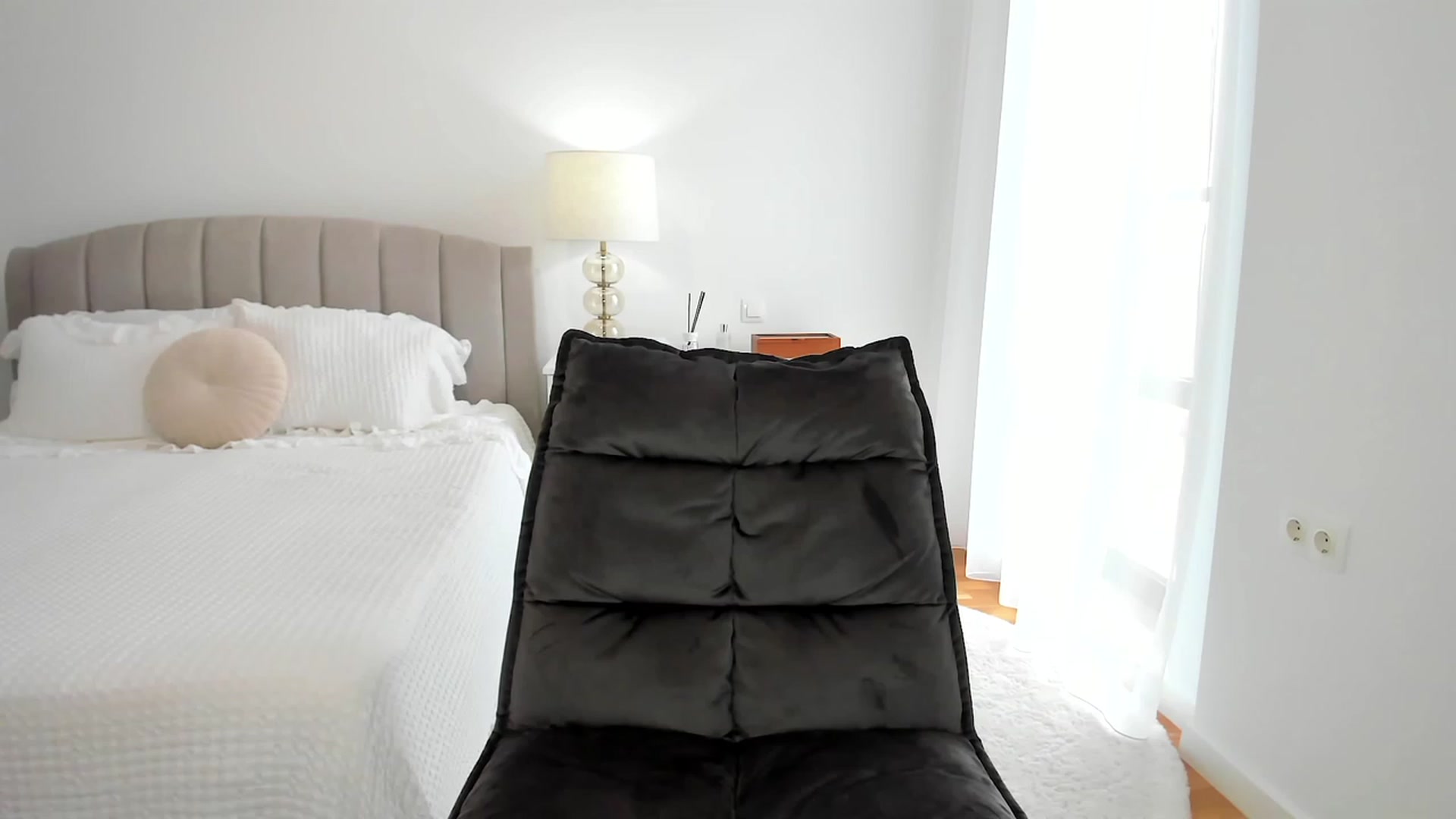 Gallery image thumbnail from L_U_A_'s myfreecams stream on, 11/08/2023, 12:05 image 20 of 20