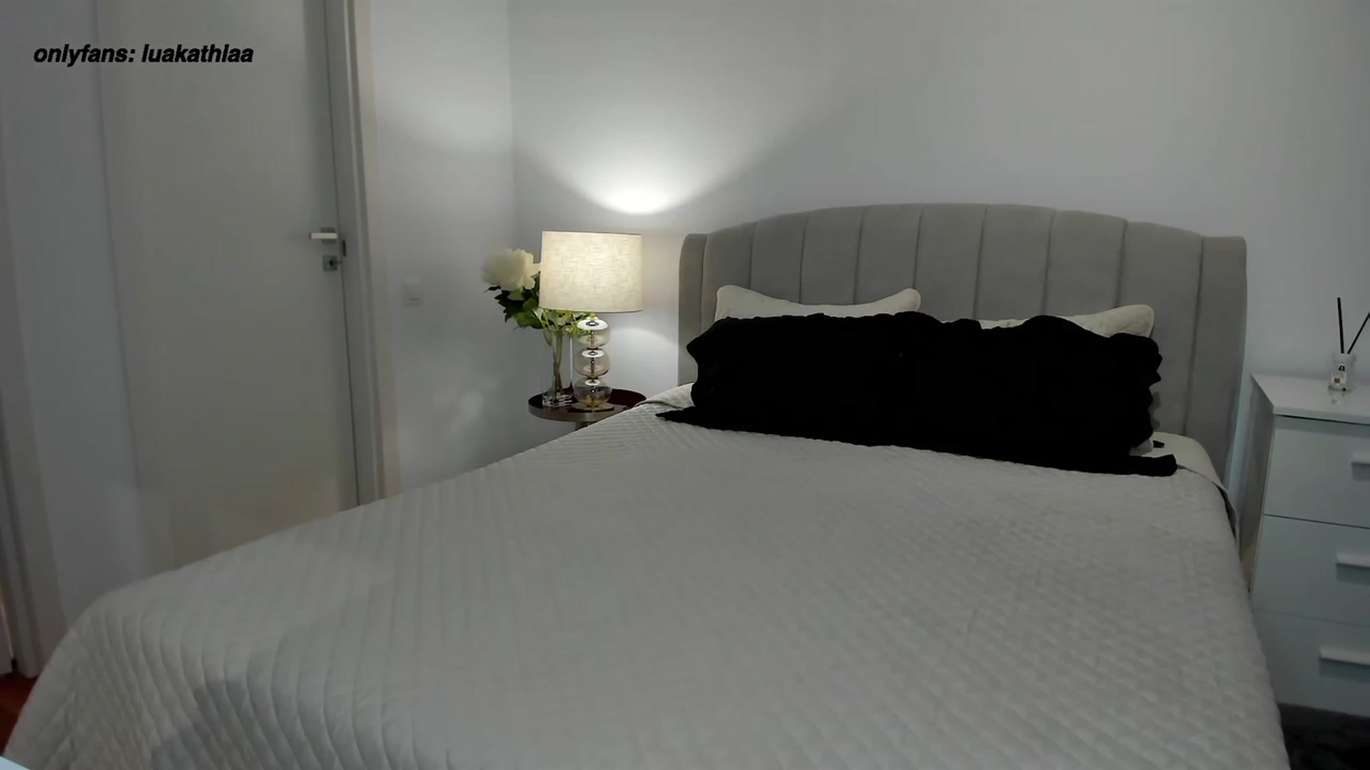 Gallery image thumbnail from L_U_A_'s myfreecams stream on, 11/17/2023, 18:08 image 12 of 20