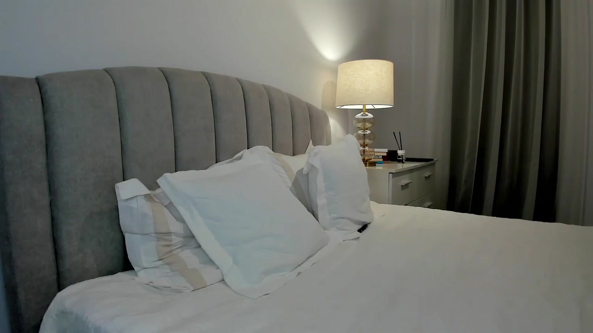 Gallery image thumbnail from L_U_A_'s myfreecams stream on, 11/27/2023, 18:53 image 16 of 20