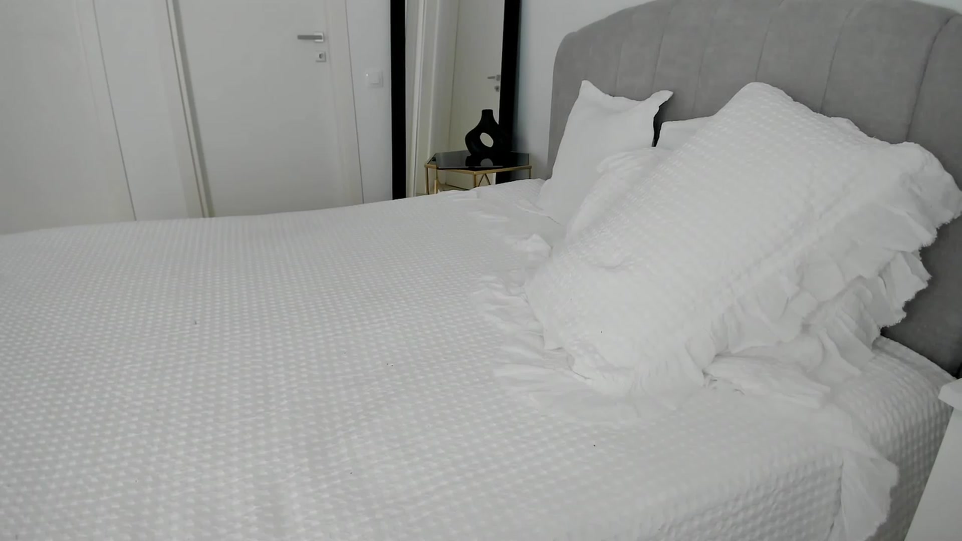 Gallery image thumbnail from L_U_A_'s myfreecams stream on, 12/08/2023, 12:39 image 7 of 20