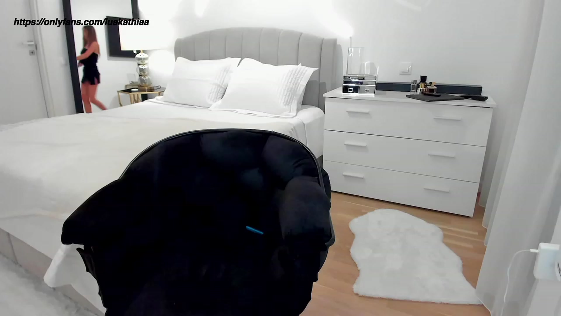 Gallery image thumbnail from L_U_A_'s myfreecams stream on, 01/04/2024, 19:38 image 6 of 20