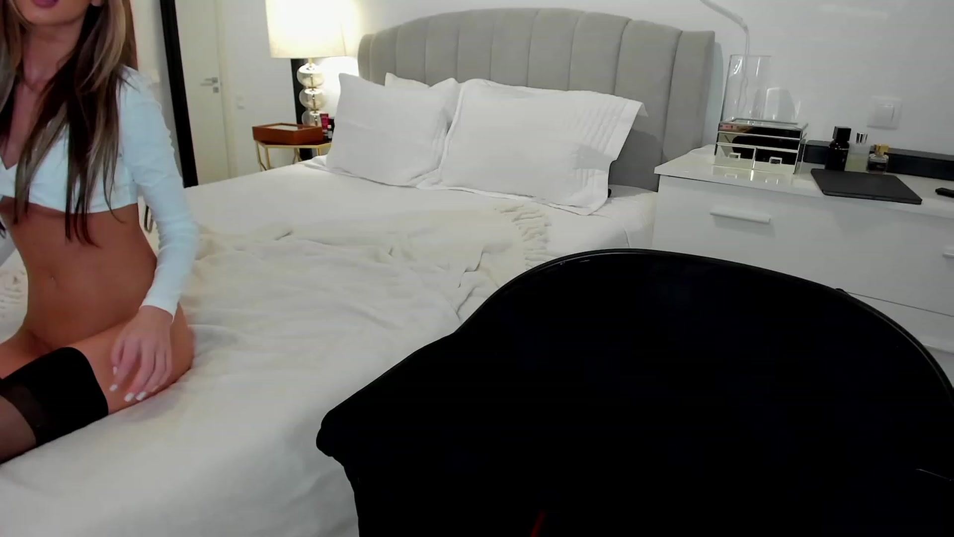 Gallery image thumbnail from L_U_A_'s myfreecams stream on, 01/13/2024, 18:53 image 8 of 20
