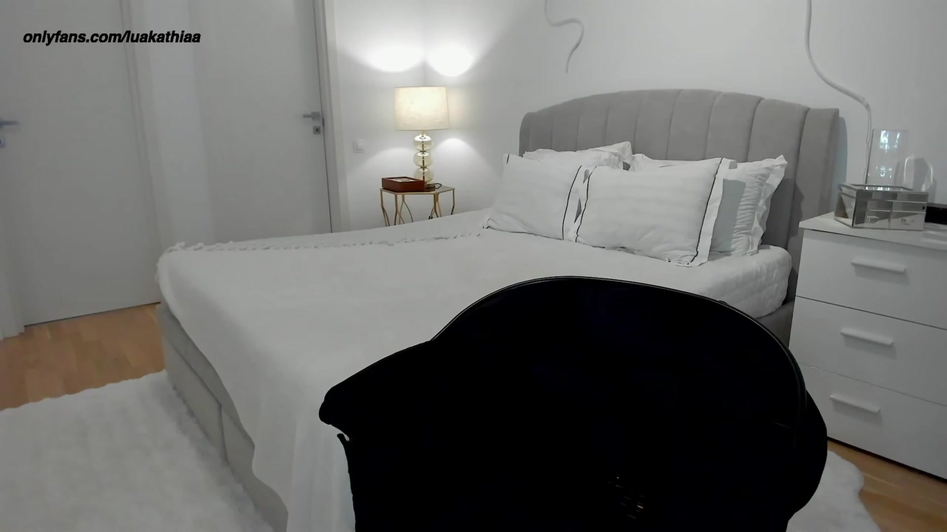 Gallery image thumbnail from L_U_A_'s myfreecams stream on, 01/19/2024, 16:44 image 14 of 20