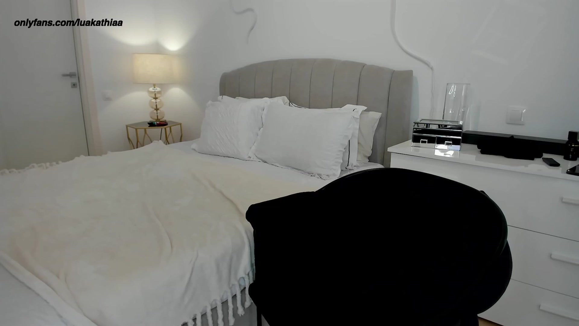 Gallery image thumbnail from L_U_A_'s myfreecams stream on, 01/24/2024, 13:21 image 17 of 20