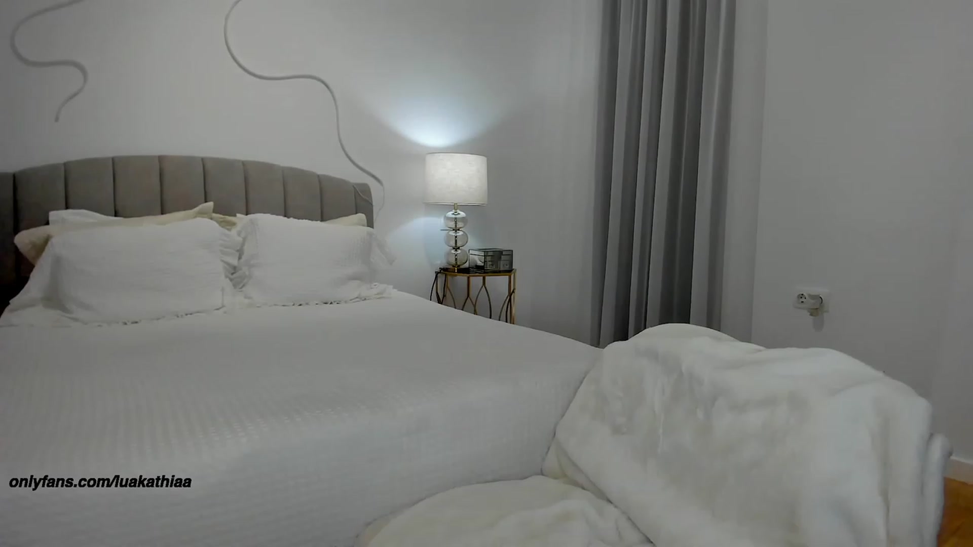 Gallery image thumbnail from L_U_A_'s myfreecams stream on, 03/08/2024, 19:36 image 4 of 20
