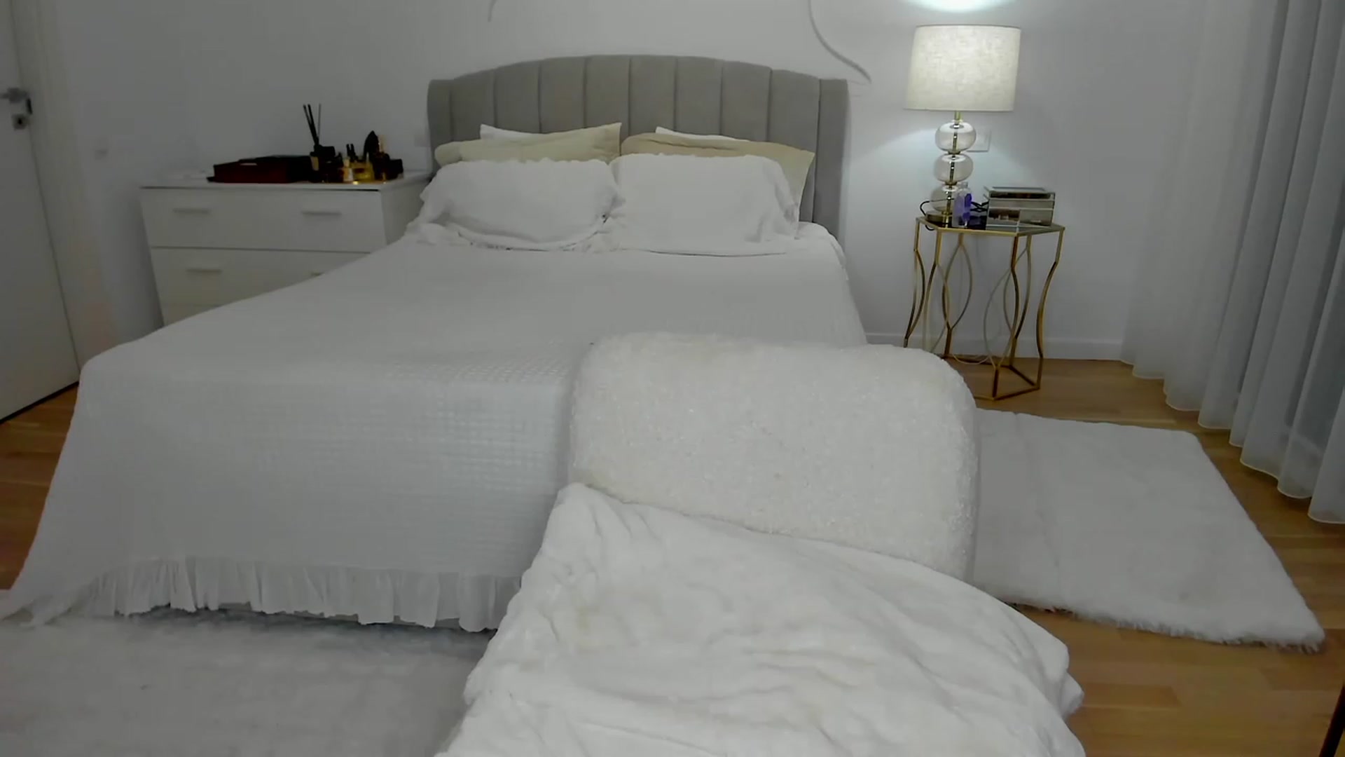 Gallery image thumbnail from L_U_A_'s myfreecams stream on, 03/11/2024, 19:51 image 20 of 20