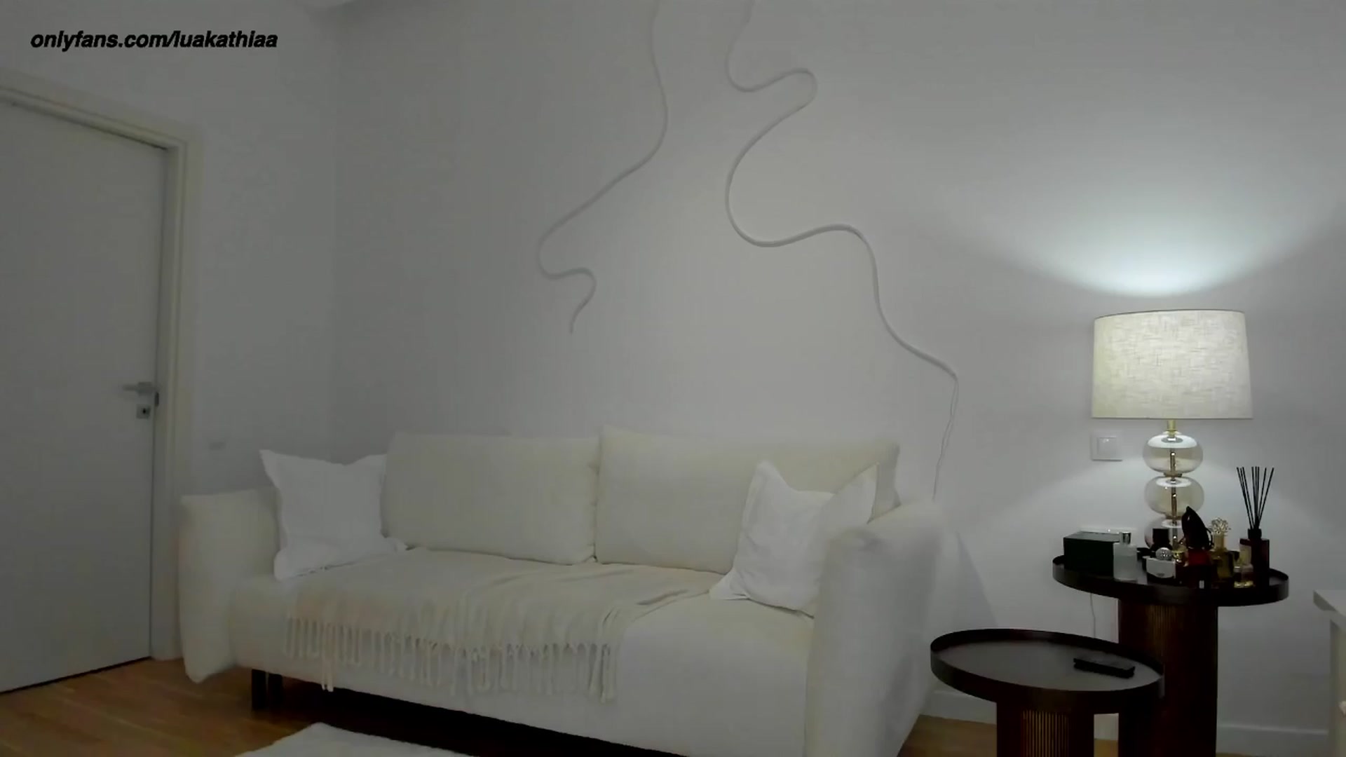 Gallery image thumbnail from L_U_A_'s myfreecams stream on, 03/29/2024, 19:40 image 17 of 20