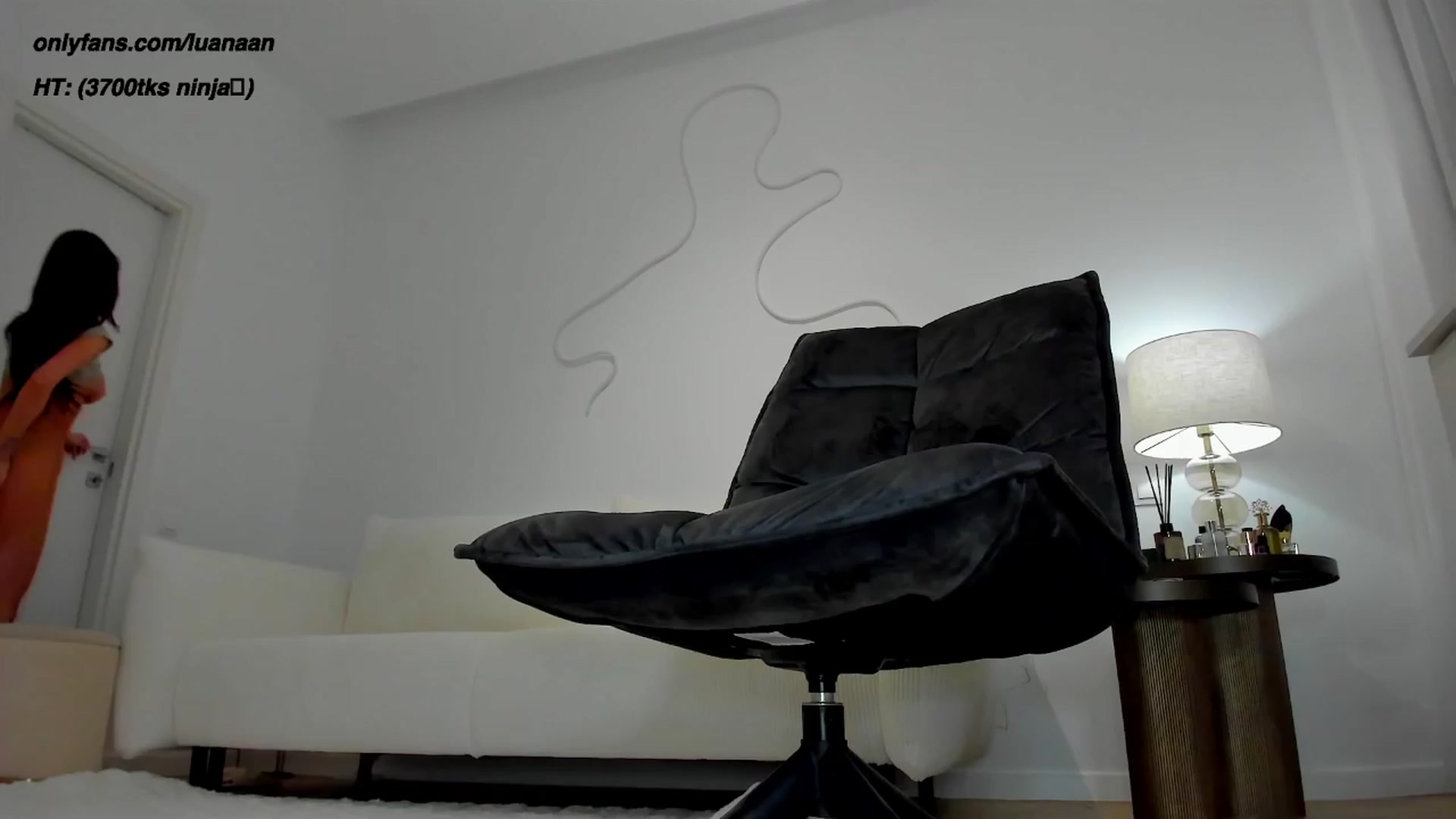Gallery image thumbnail from L_U_A_'s myfreecams stream on, 04/11/2024, 20:48 image 11 of 20