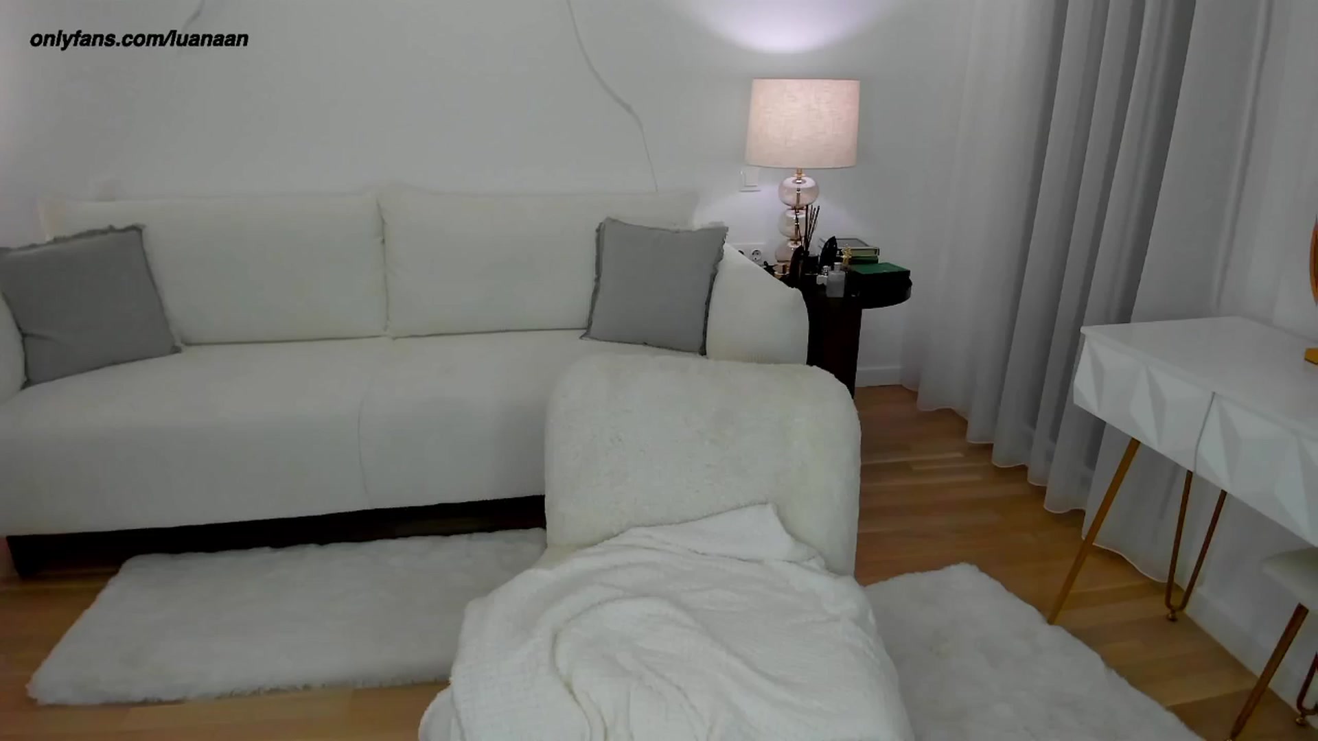 Gallery image thumbnail from L_U_A_'s myfreecams stream on, 05/03/2024, 20:00 image 13 of 20