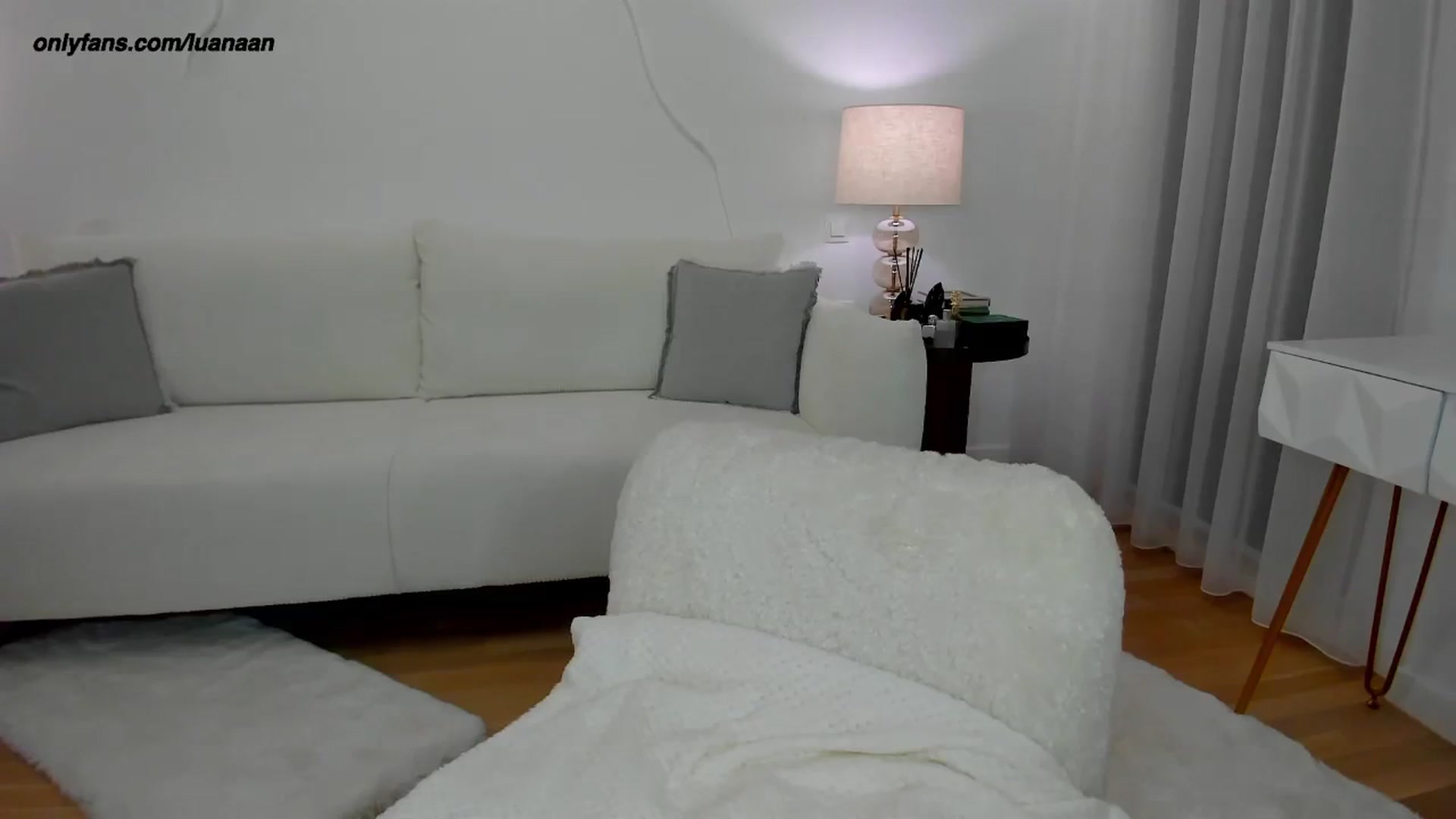 Gallery image thumbnail from L_U_A_'s myfreecams stream on, 05/03/2024, 20:38 image 8 of 20