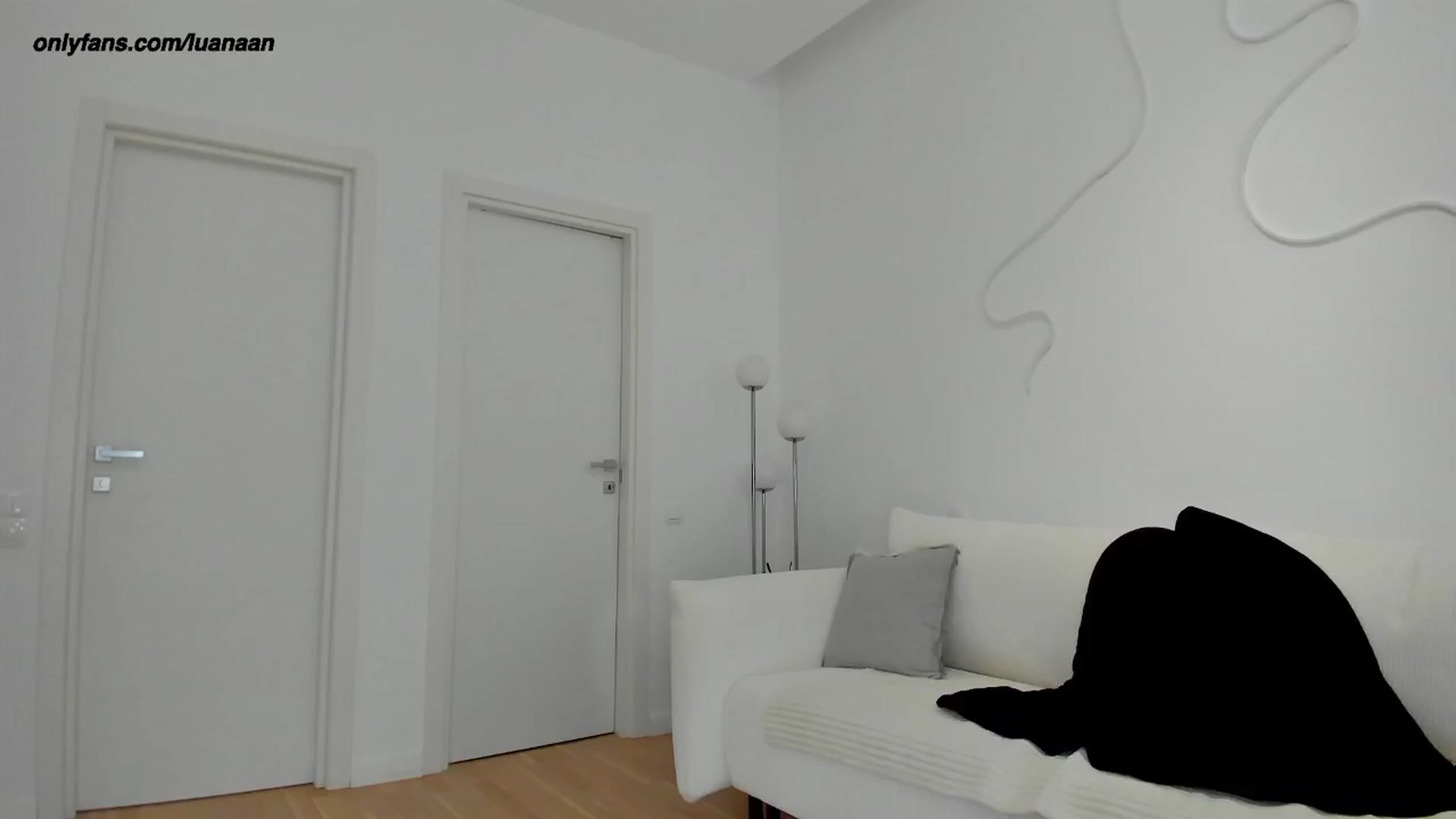 Gallery image thumbnail from L_U_A_'s myfreecams stream on, 05/13/2024, 11:02 image 16 of 20