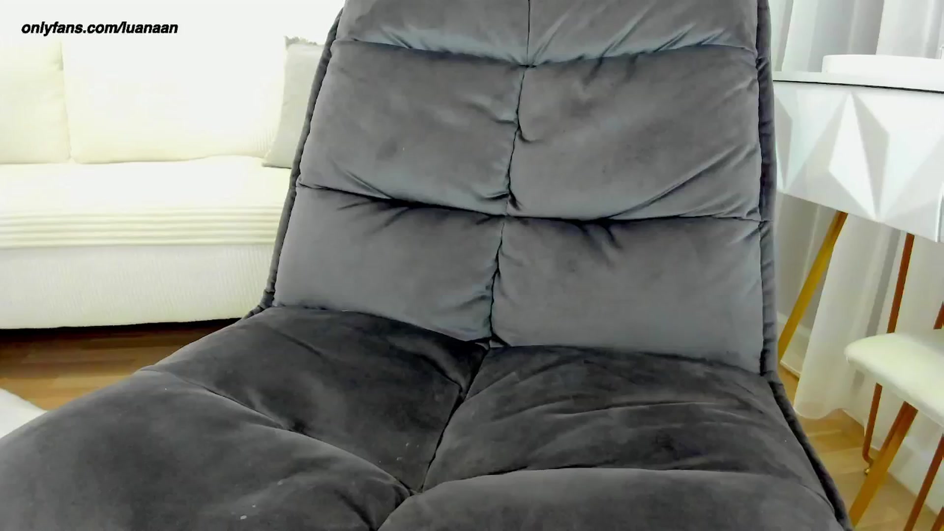 Gallery image thumbnail from L_U_A_'s myfreecams stream on, 05/15/2024, 21:05 image 10 of 20