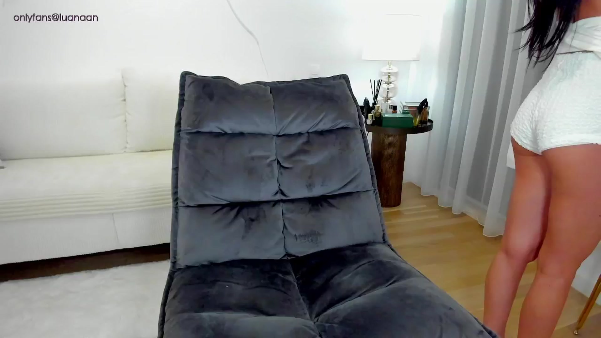 Gallery image thumbnail from L_U_A_'s myfreecams stream on, 05/22/2024, 19:07 image 10 of 20