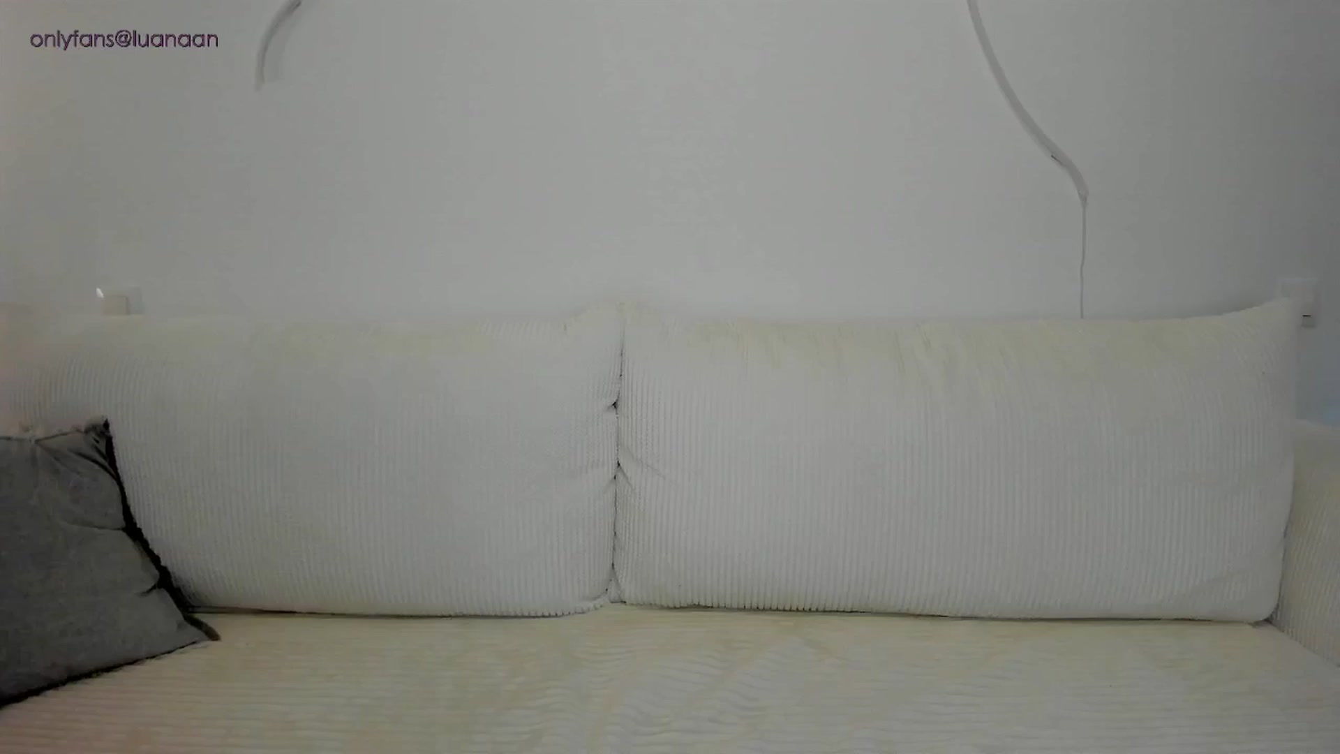 Gallery image thumbnail from L_U_A_'s myfreecams stream on, 06/08/2024, 18:37 image 10 of 20