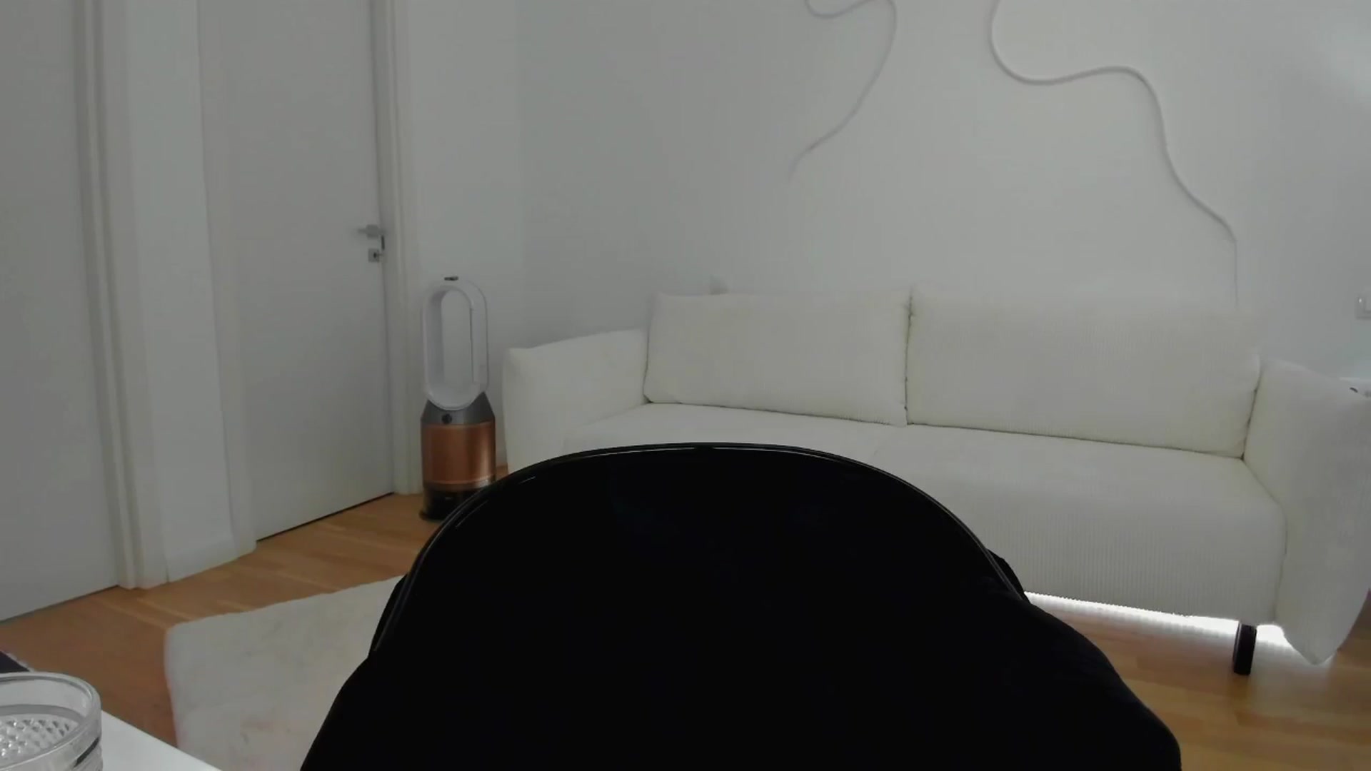 Gallery image thumbnail from L_U_A_'s myfreecams stream on, 06/20/2024, 10:19 image 11 of 20