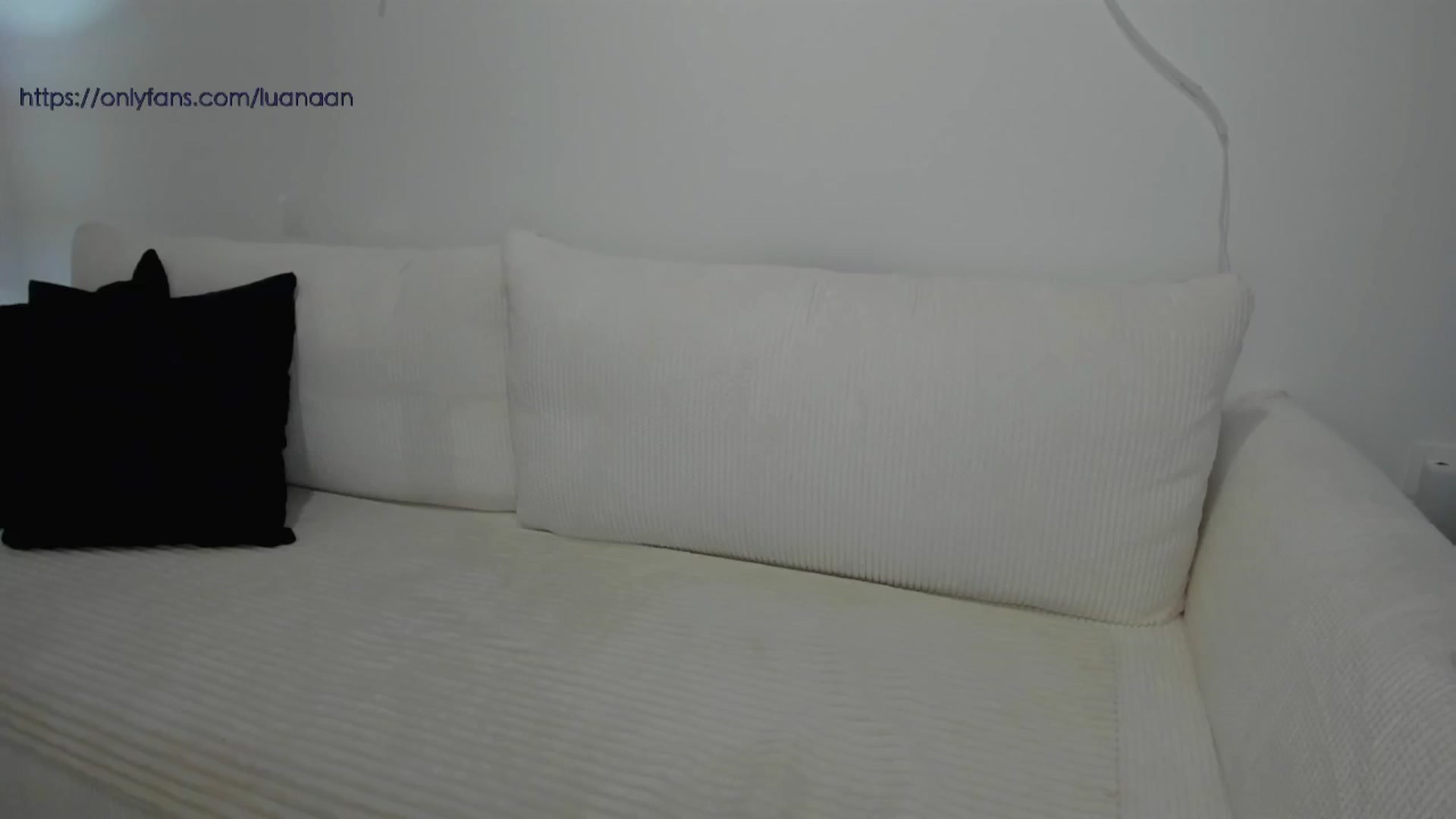 Gallery image thumbnail from L_U_A_'s myfreecams stream on, 07/11/2024, 18:51 image 3 of 20
