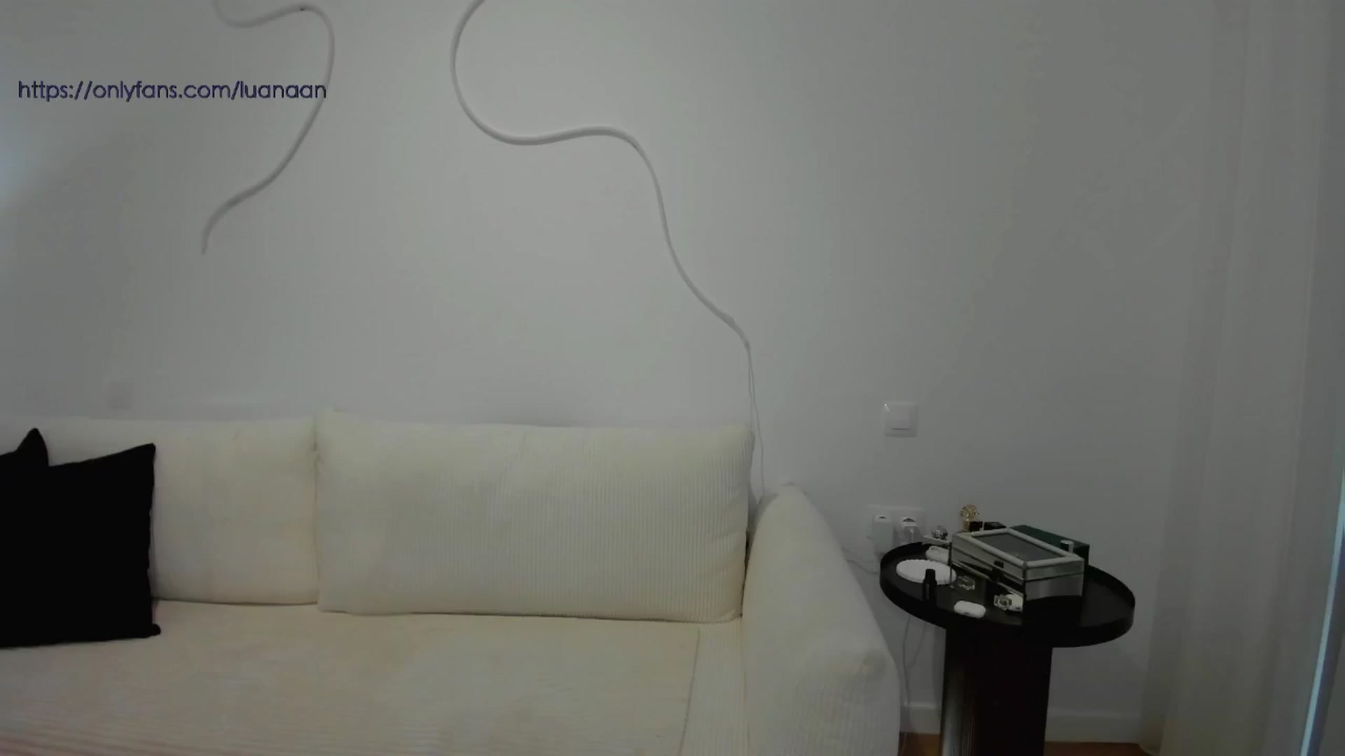 Gallery image thumbnail from L_U_A_'s myfreecams stream on, 07/11/2024, 18:51 image 7 of 20