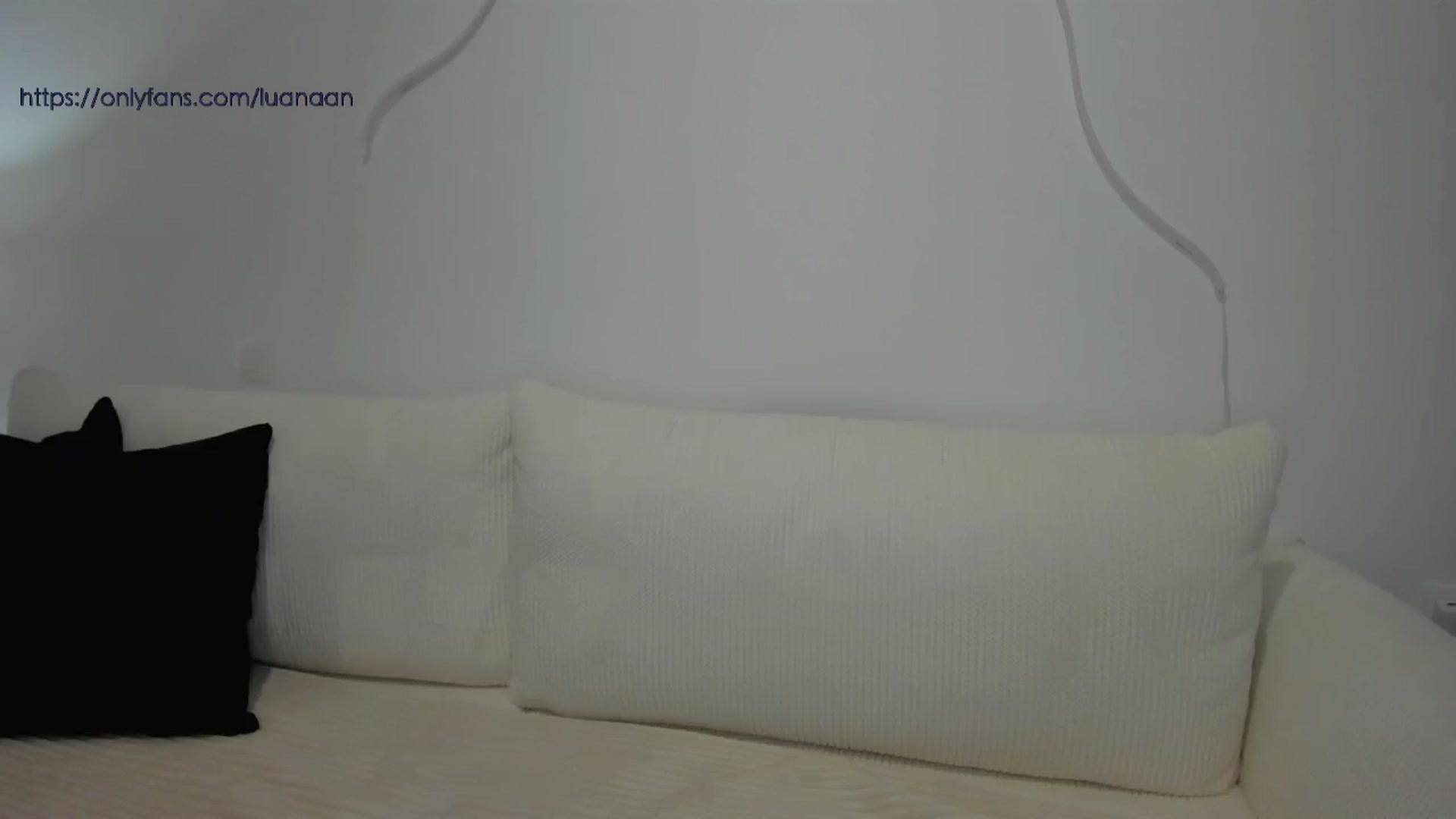 Gallery image thumbnail from L_U_A_'s myfreecams stream on, 07/11/2024, 20:25 image 1 of 20