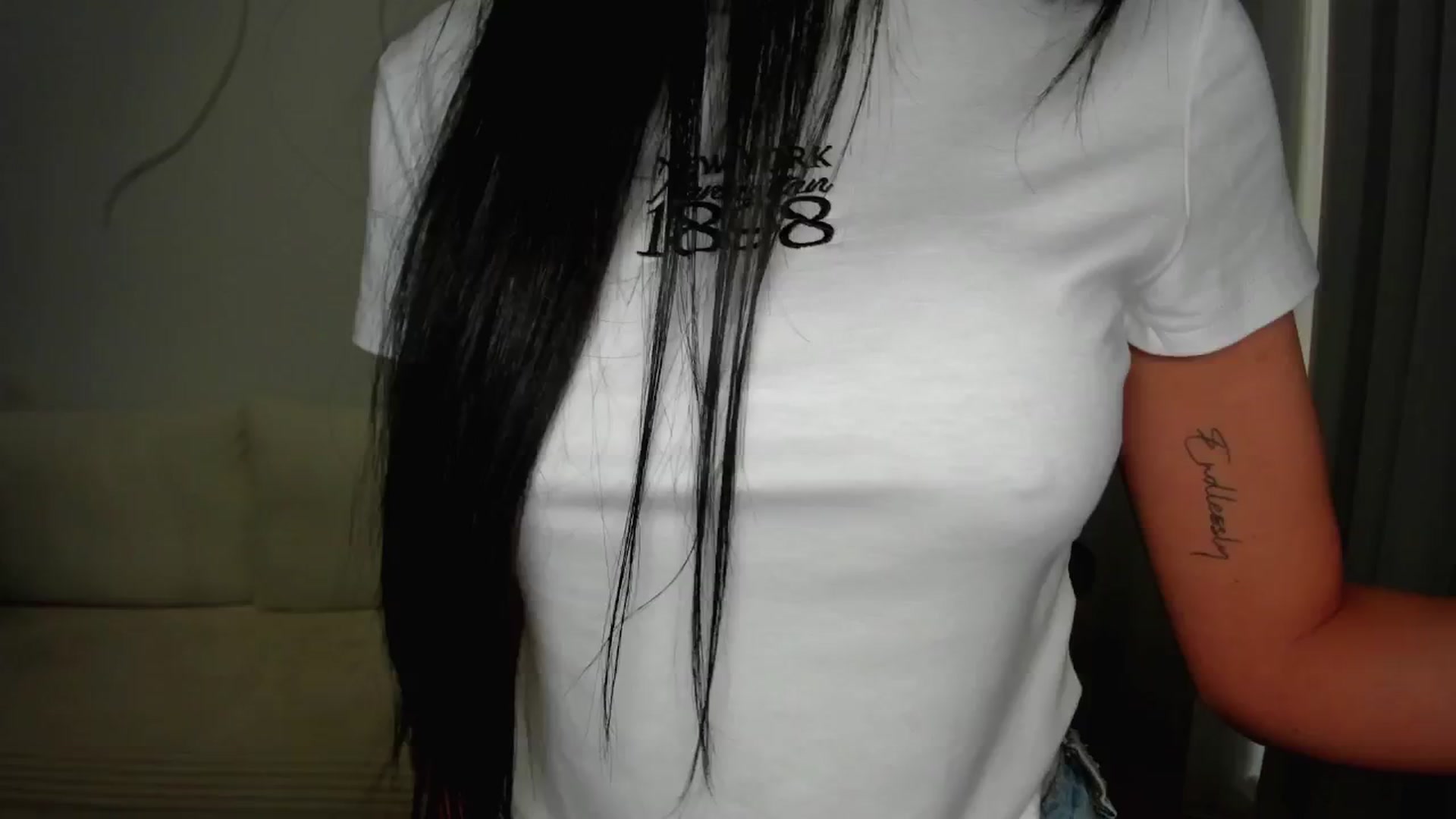 Gallery image thumbnail from L_U_A_'s myfreecams stream on, 07/16/2024, 17:24 image 14 of 20