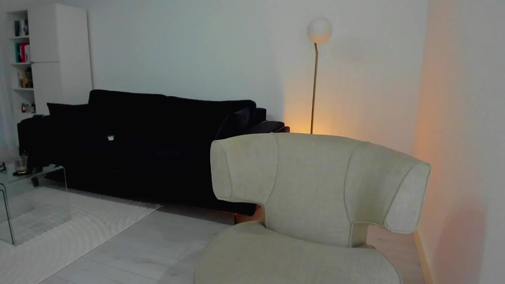 Gallery image thumbnail from L_U_A_'s myfreecams stream on, 08/10/2024, 17:28 image 10 of 20