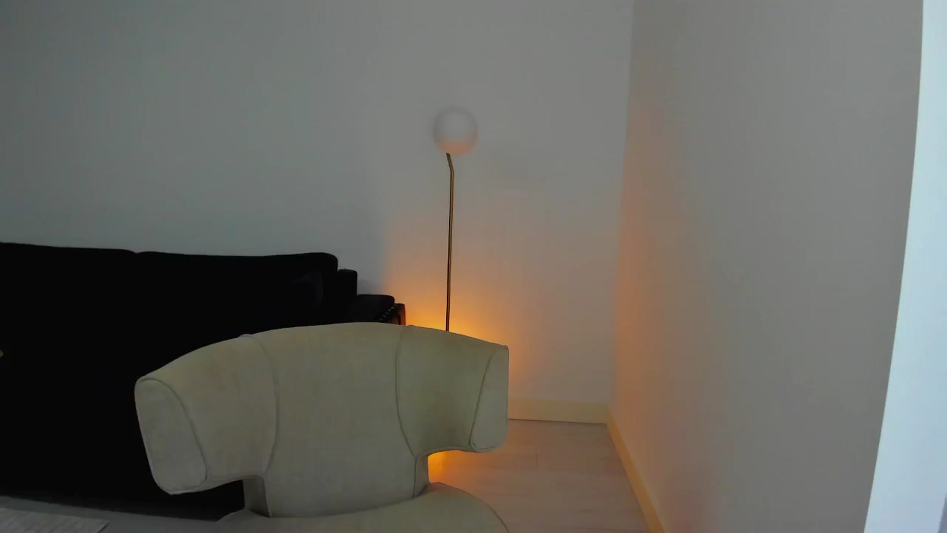 Gallery image thumbnail from L_U_A_'s myfreecams stream on, 08/13/2024, 19:06 image 9 of 20