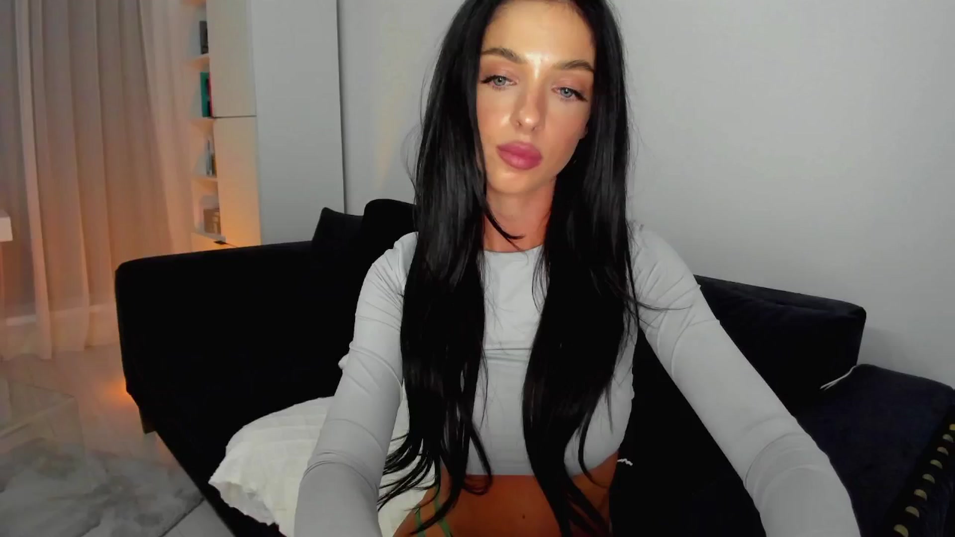 Gallery image thumbnail from L_U_A_'s myfreecams stream on, 08/23/2024, 18:11 image 1 of 20