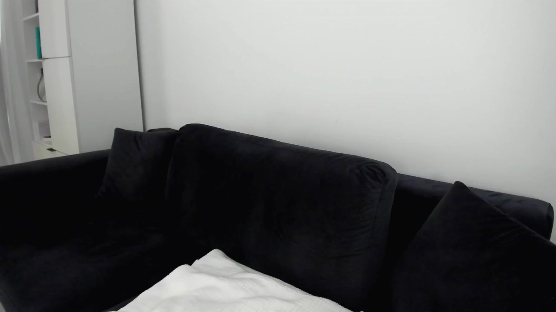 Gallery image thumbnail from L_U_A_'s myfreecams stream on, 09/08/2024, 09:54 image 1 of 20