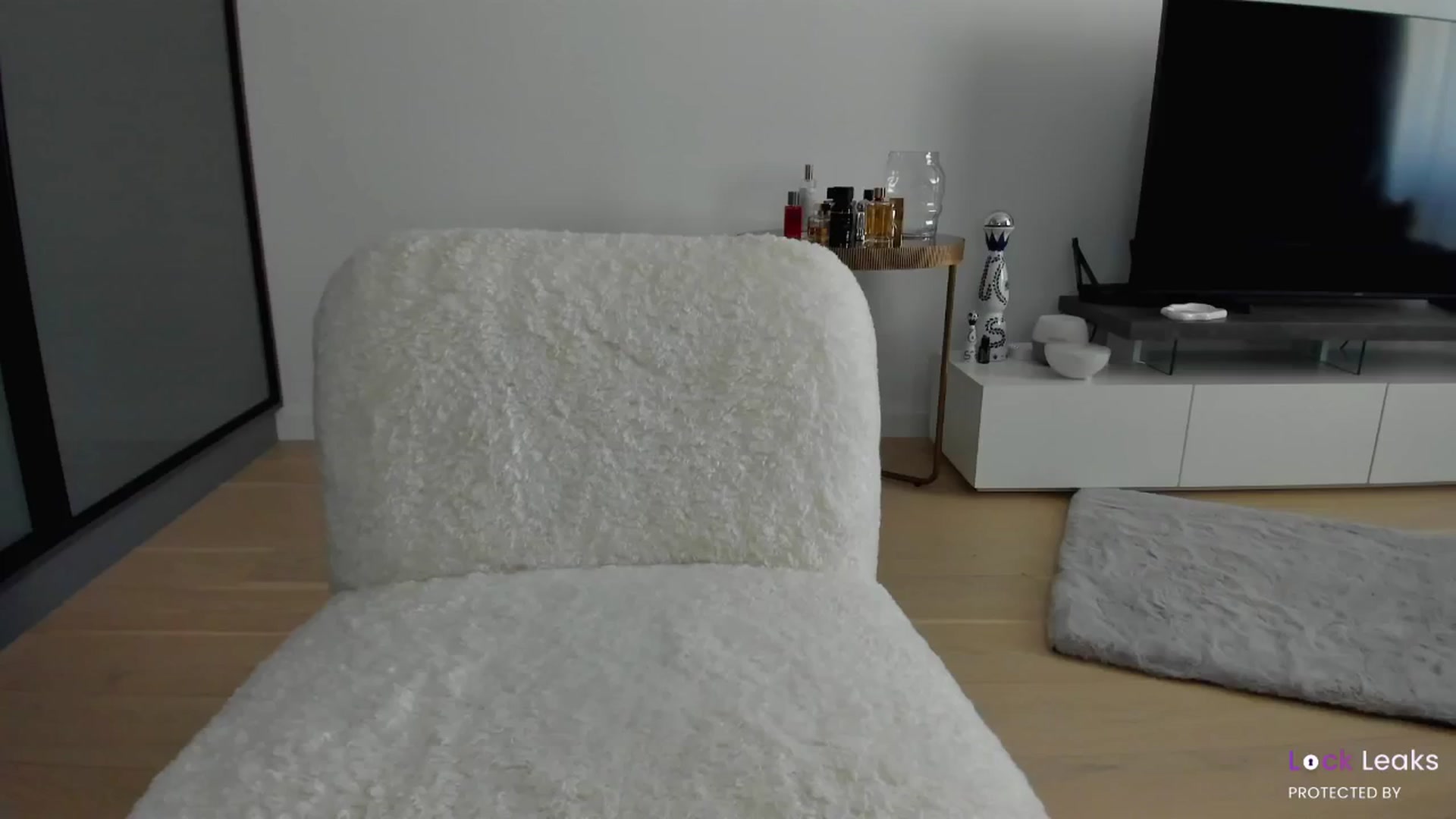 Gallery image thumbnail from L_U_A_'s myfreecams stream on, 10/07/2024, 09:37 image 12 of 20