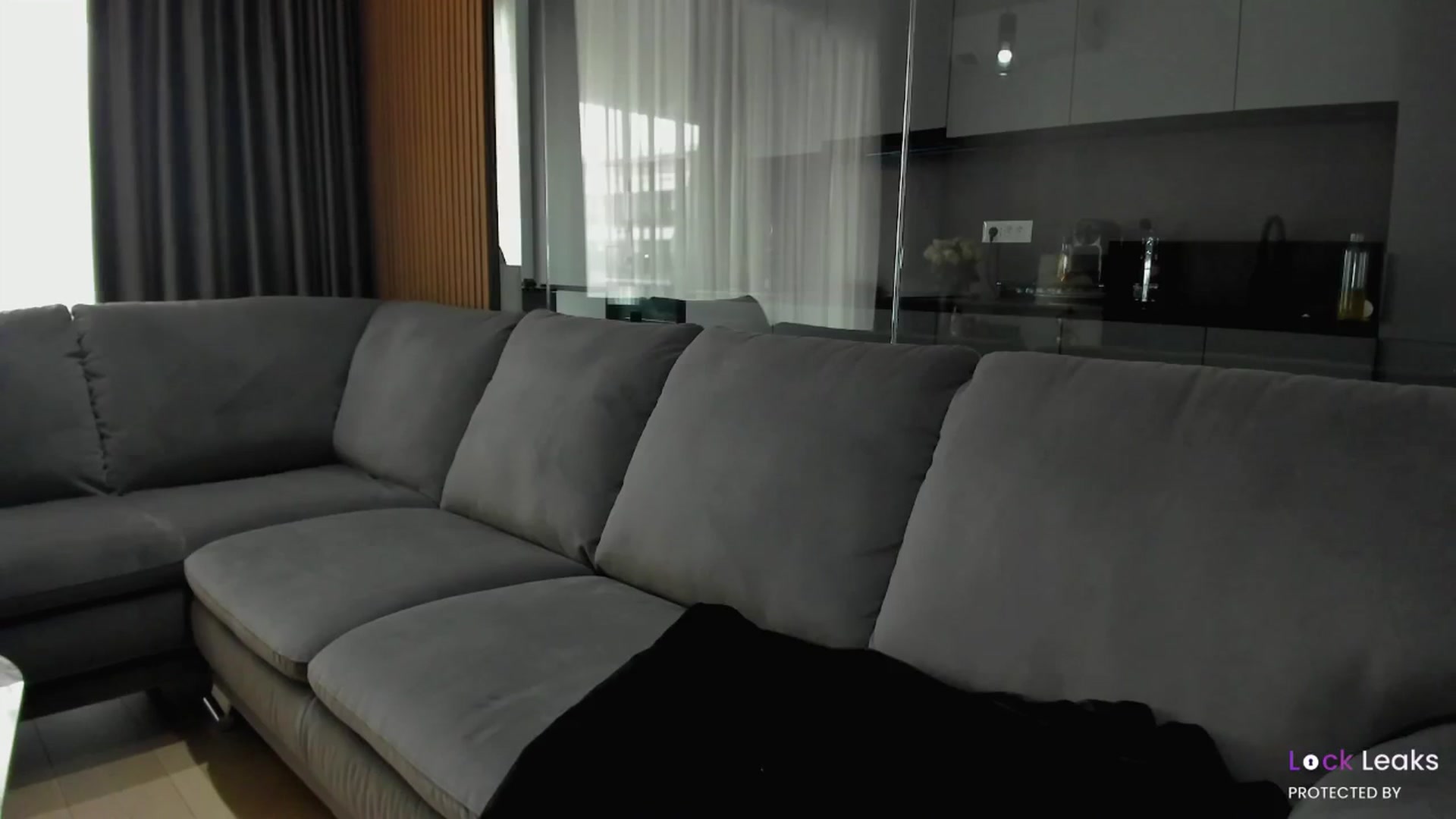 Gallery image thumbnail from L_U_A_'s myfreecams stream on, 11/28/2024, 10:25 image 11 of 20