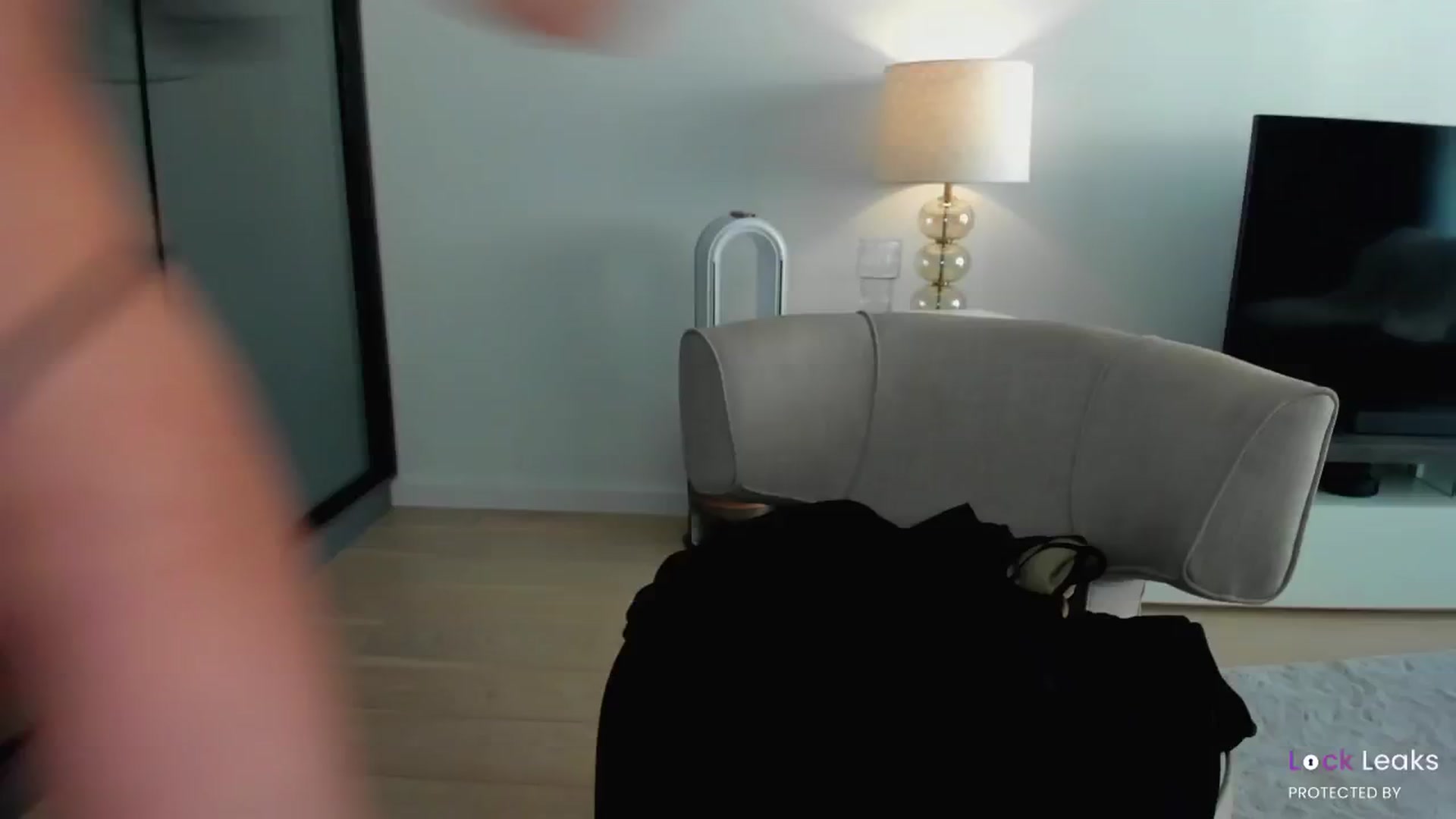 Gallery image thumbnail from L_U_A_'s myfreecams stream on, 01/01/2025, 12:09 image 15 of 20