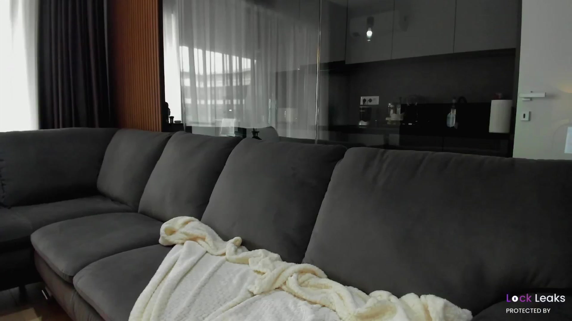 Gallery image thumbnail from L_U_A_'s myfreecams stream on, 01/04/2025, 09:03 image 13 of 20