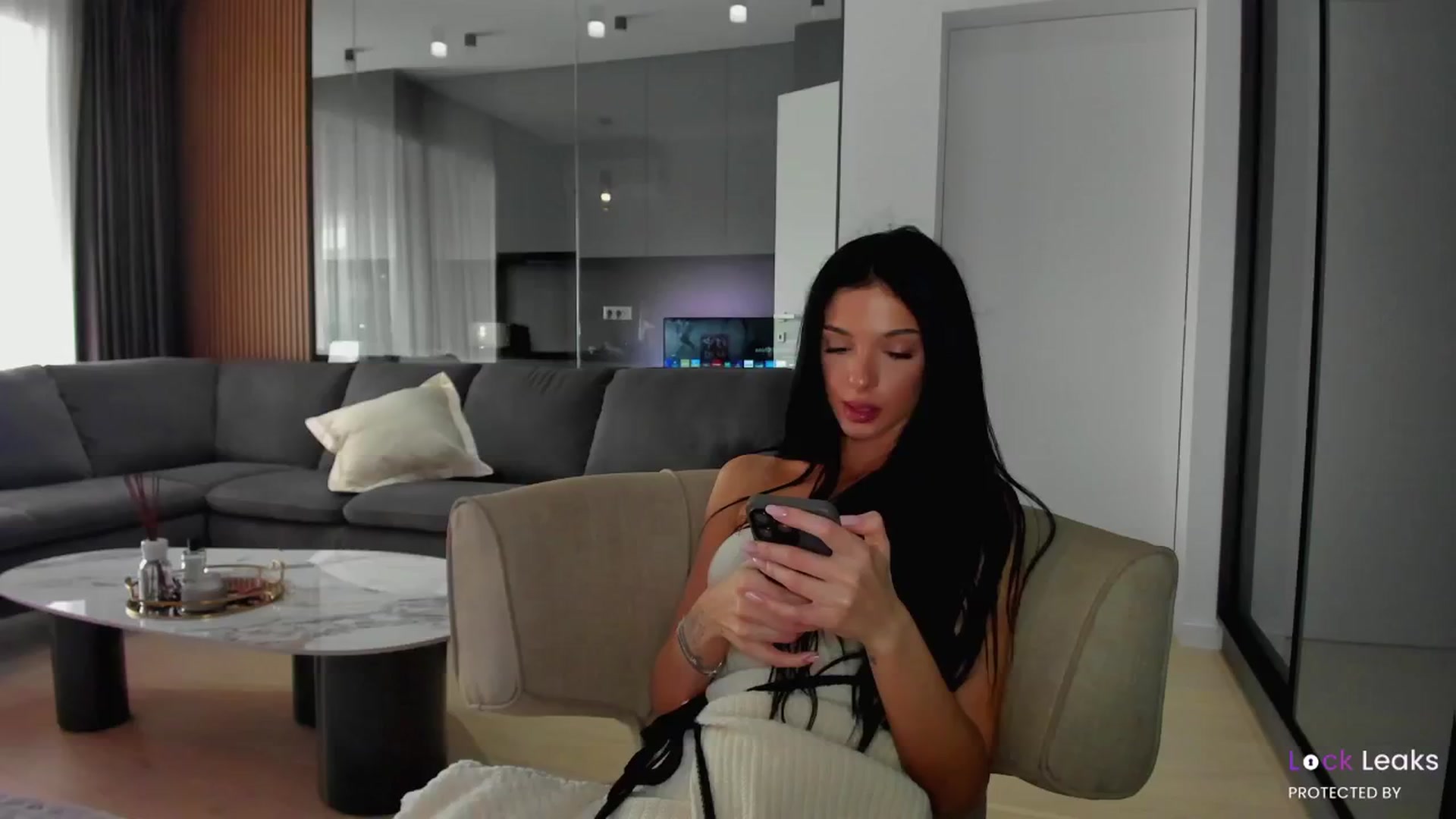 Gallery image thumbnail from L_U_A_'s myfreecams stream on, 02/02/2025, 12:56 image 2 of 20