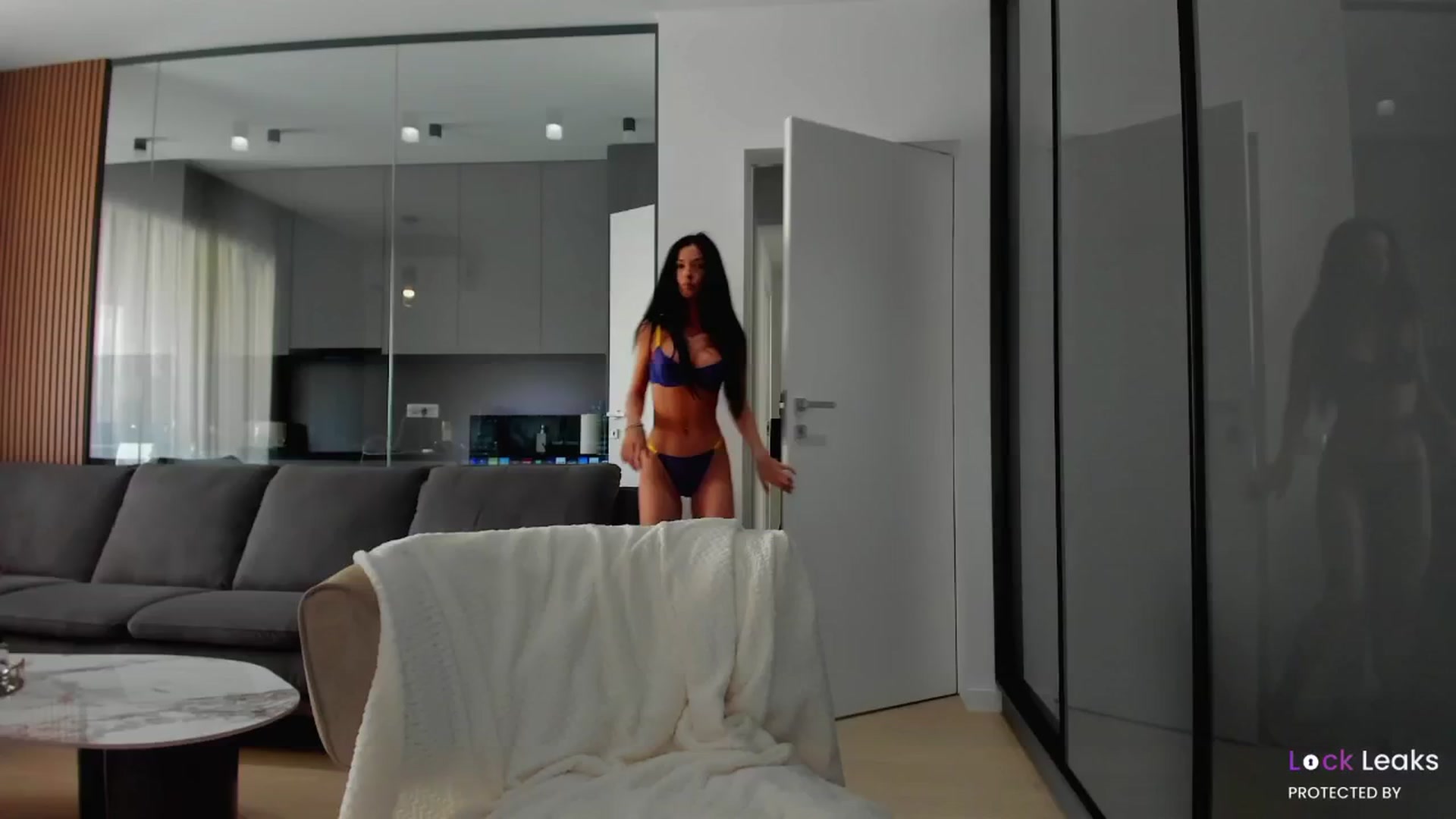 Gallery image thumbnail from L_U_A_'s myfreecams stream on, 02/11/2025, 10:30 image 9 of 20