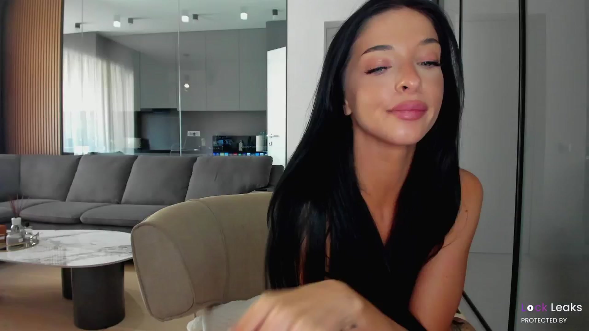 Gallery image thumbnail from L_U_A_'s myfreecams stream on, 02/11/2025, 10:30 image 19 of 20