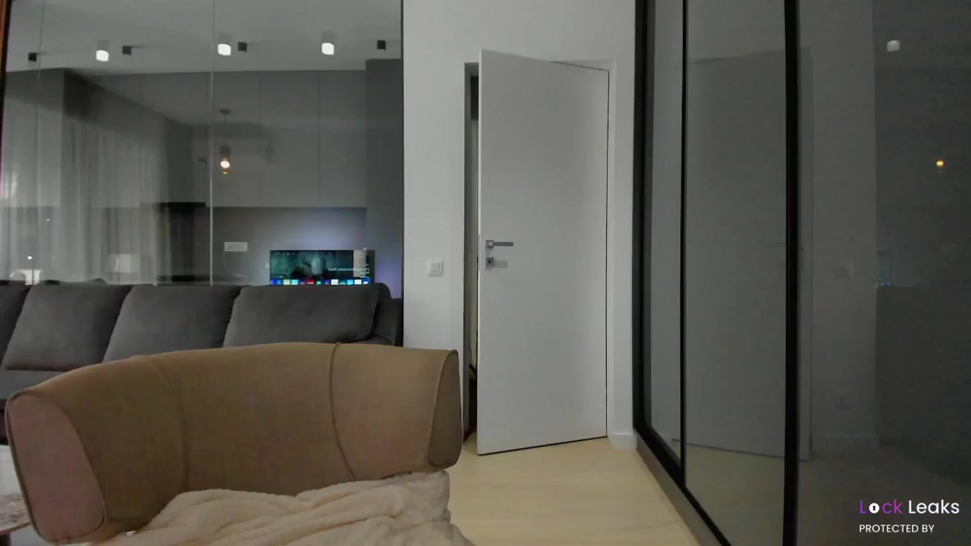 Gallery image thumbnail from L_U_A_'s myfreecams stream on, 03/01/2025, 10:46 image 5 of 20