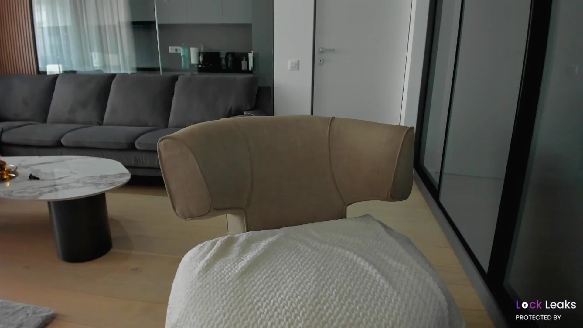 Gallery image thumbnail from L_U_A_'s myfreecams stream on, 03/13/2025, 11:56 image 18 of 20