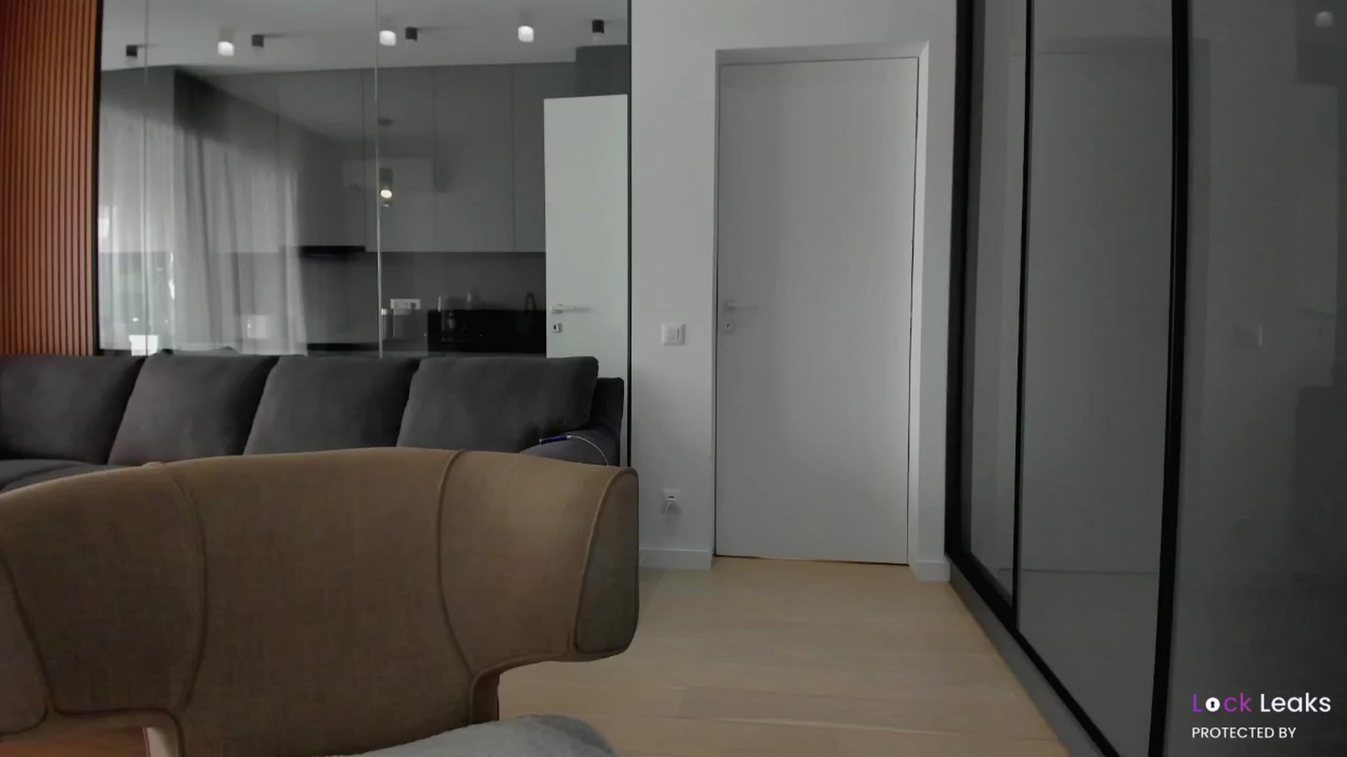 Gallery image thumbnail from L_U_A_'s myfreecams stream on, 04/03/2025, 08:53 image 16 of 20
