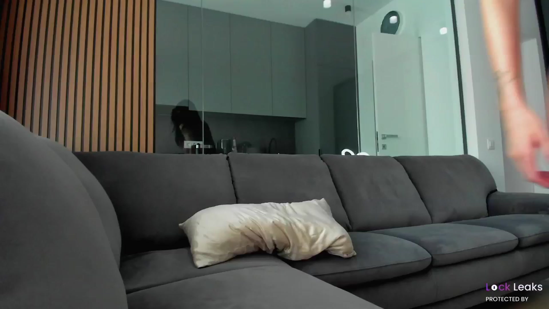 Gallery image thumbnail from L_U_A_'s myfreecams stream on, 04/03/2025, 10:44 image 13 of 20