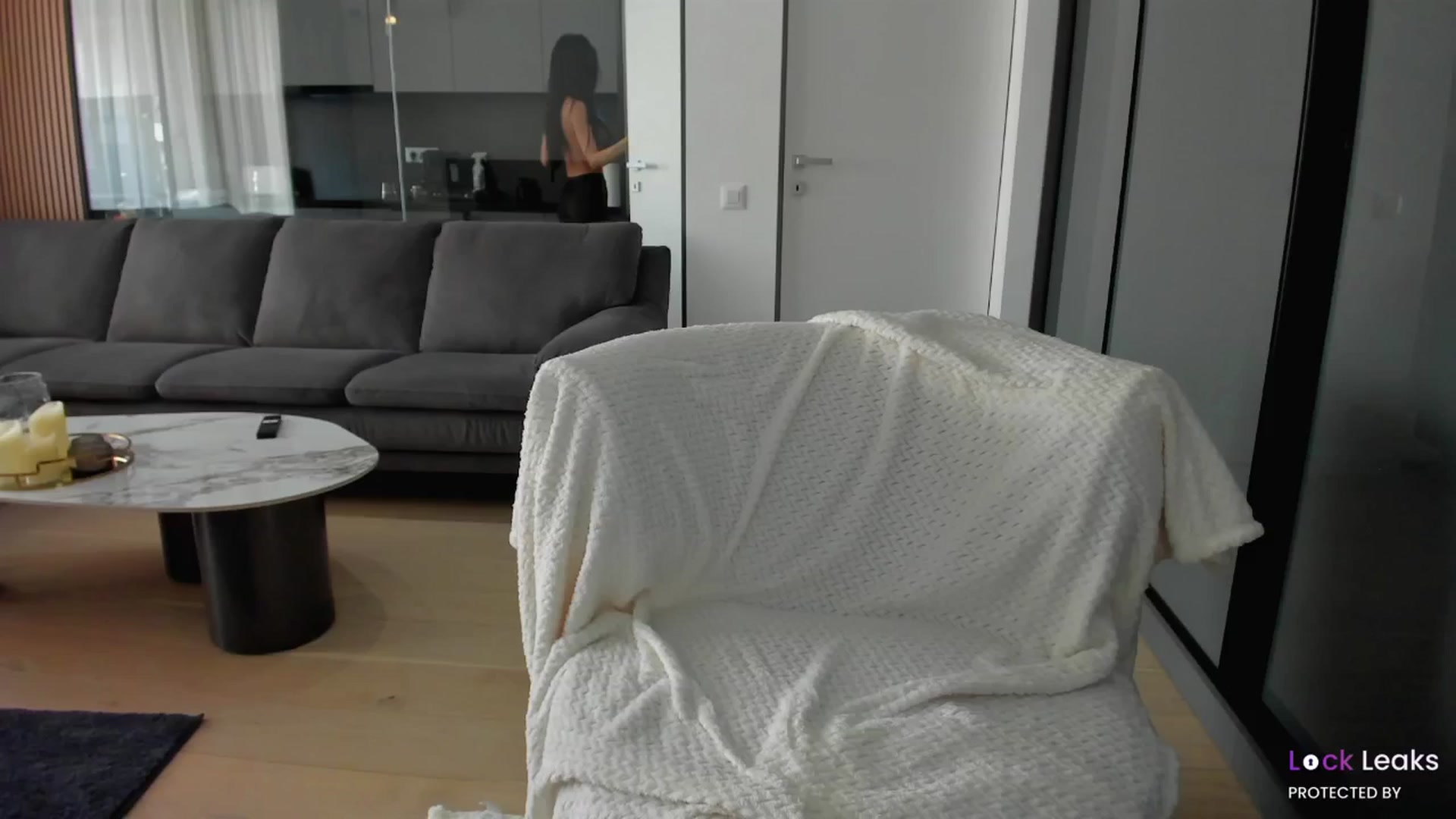 Gallery image thumbnail from L_U_A_'s myfreecams stream on, 05/04/2025, 10:45 image 12 of 20