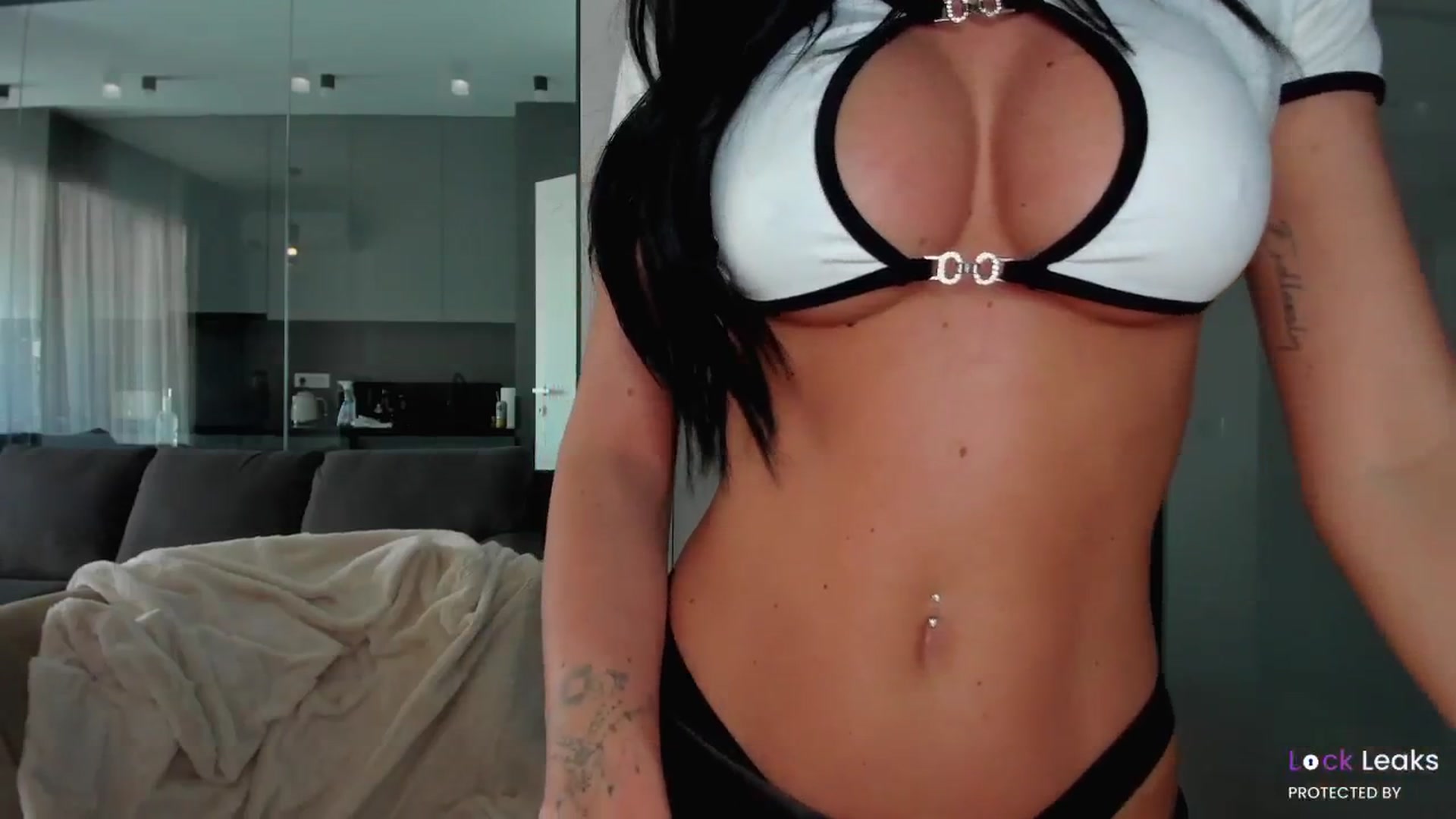Gallery image thumbnail from L_U_A_'s myfreecams stream on, 06/02/2025, 10:59 image 11 of 20