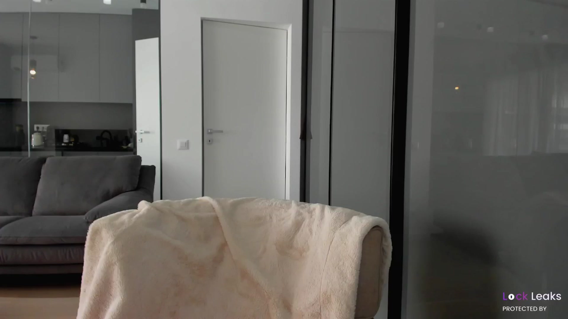 Gallery image thumbnail from L_U_A_'s myfreecams stream on, 06/13/2025, 09:49 image 14 of 20