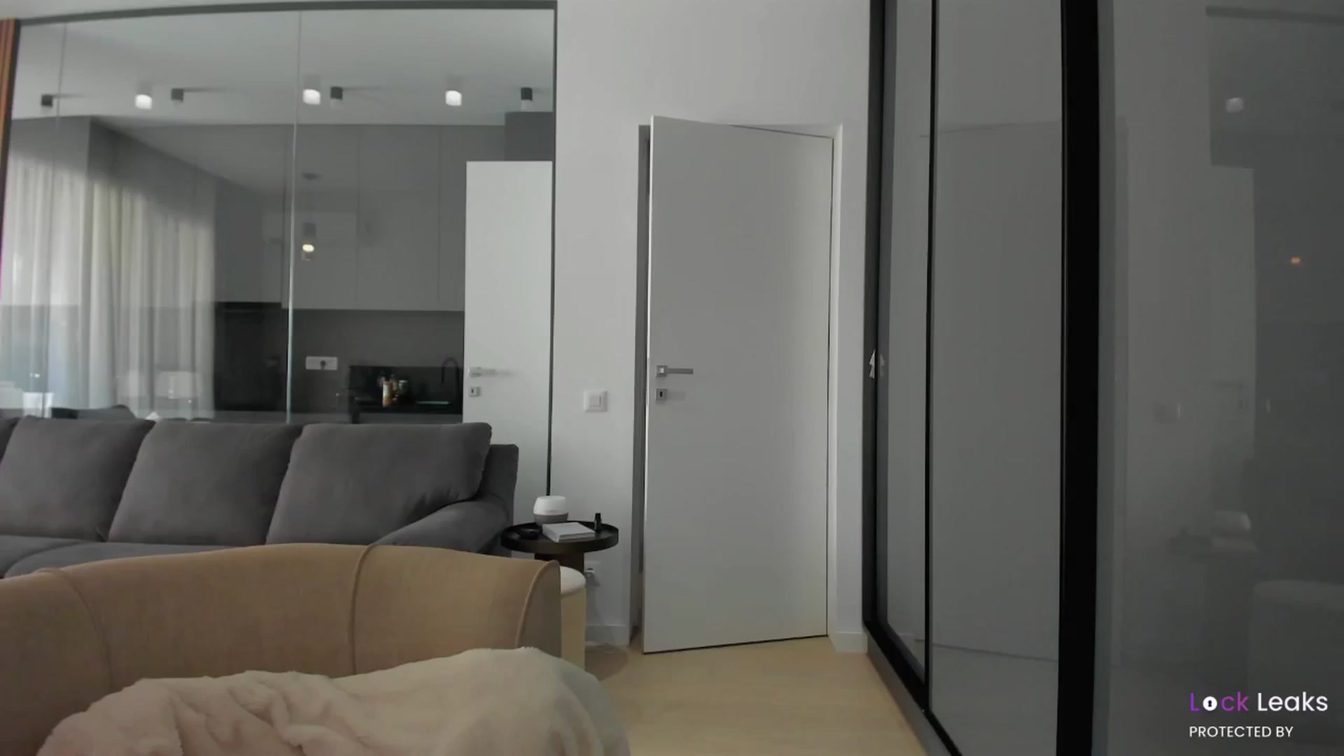 Gallery image thumbnail from L_U_A_'s myfreecams stream on, 09/01/2025, 10:14 image 10 of 20