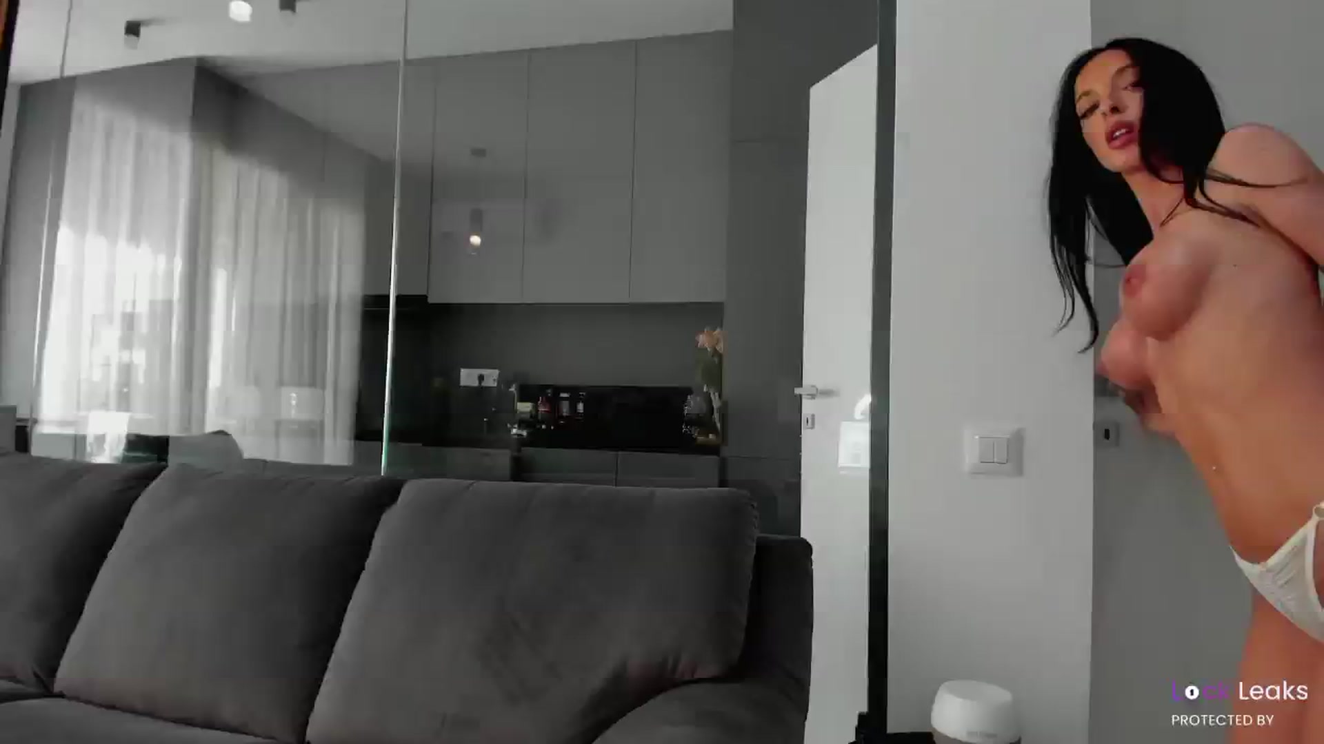Gallery image thumbnail from L_U_A_'s myfreecams stream on, 10/01/2025, 12:02 image 18 of 20